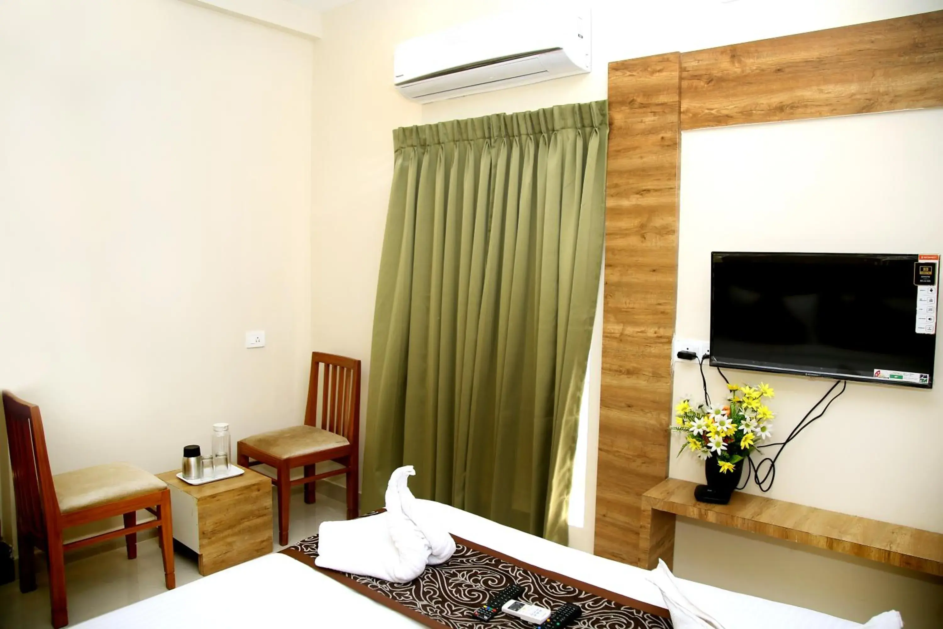 Bed in Apollo Court (Apollo hospital,Sankara natralya, US consulate Bed in Apollo Court (Apollo hospital,Sankara natralya, US consulate