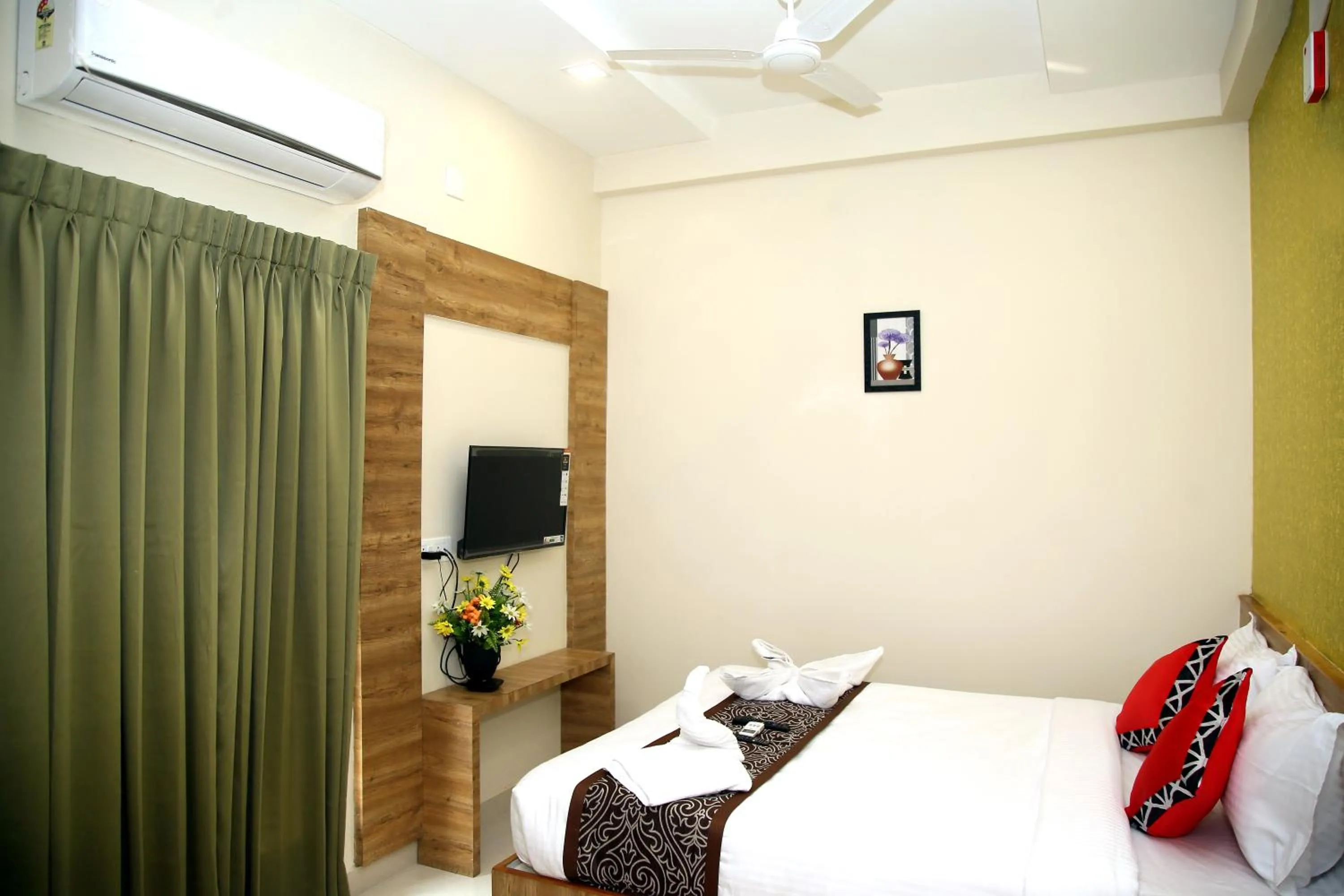 Bed in Apollo Court (Apollo hospital,Sankara natralya, US consulate