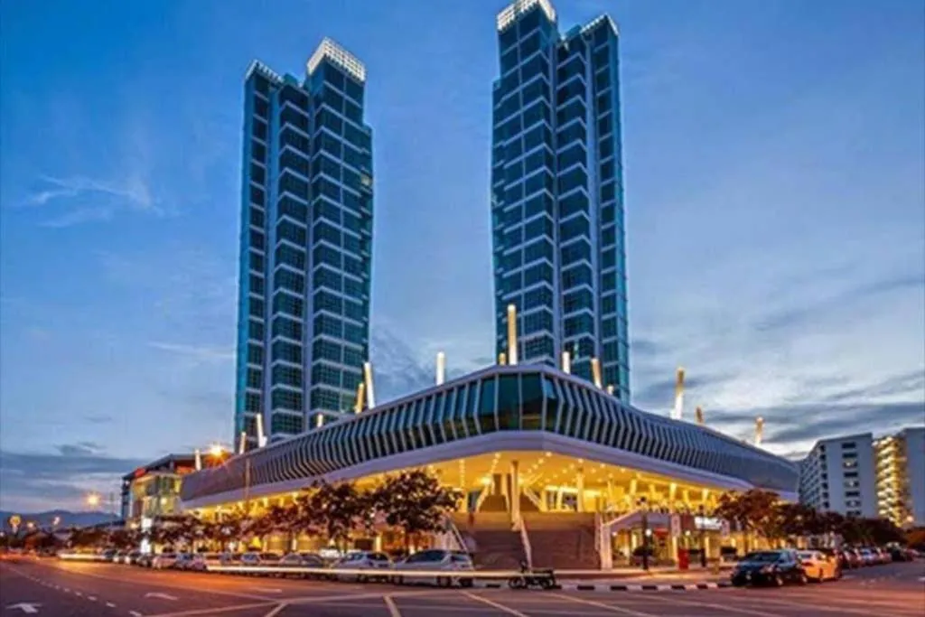 Restaurant/places to eat in EEs Whale House - Homestay 3 min walk to beach