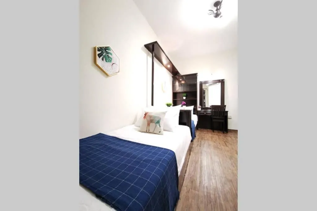 Bedroom, Bed in EEs Whale House - Homestay 3 min walk to beach