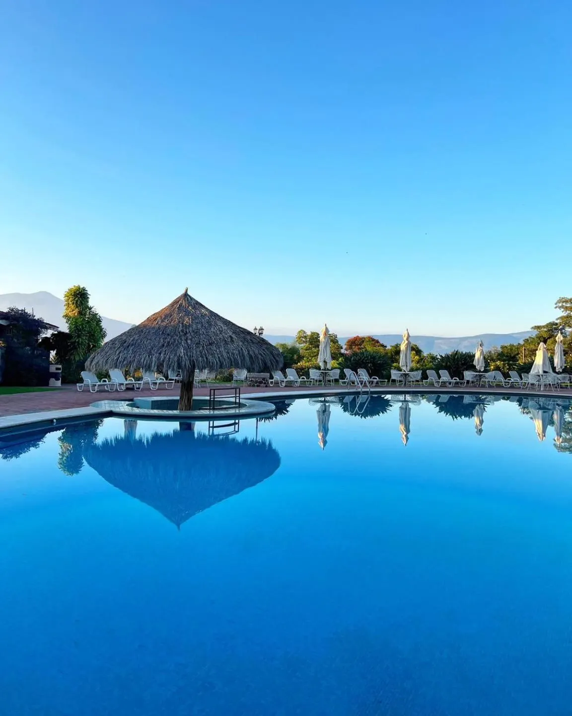 Swimming pool in Mama Chuy Hotel & Villas Ajijic