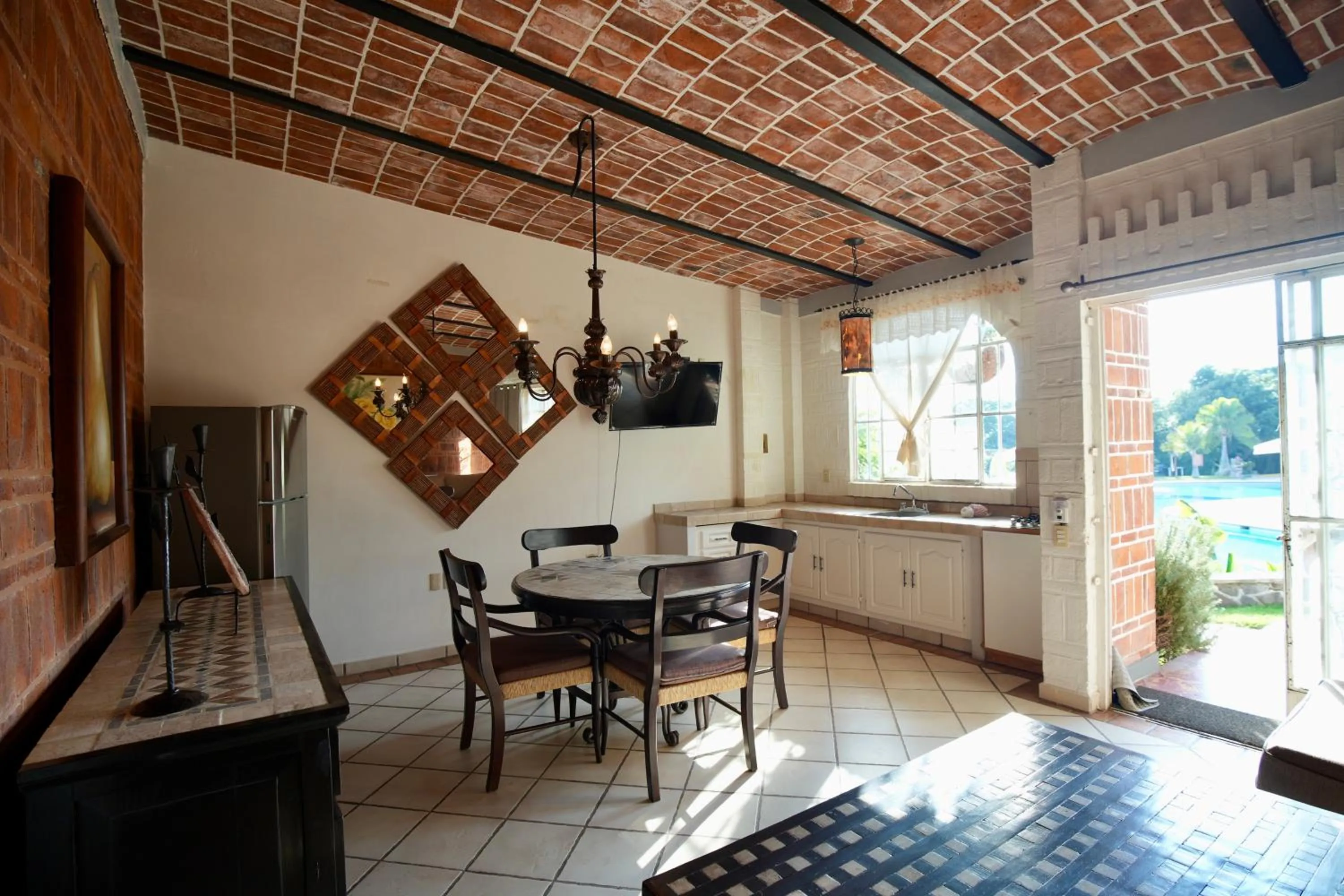 Dining area in Mama Chuy Hotel & Villas Ajijic