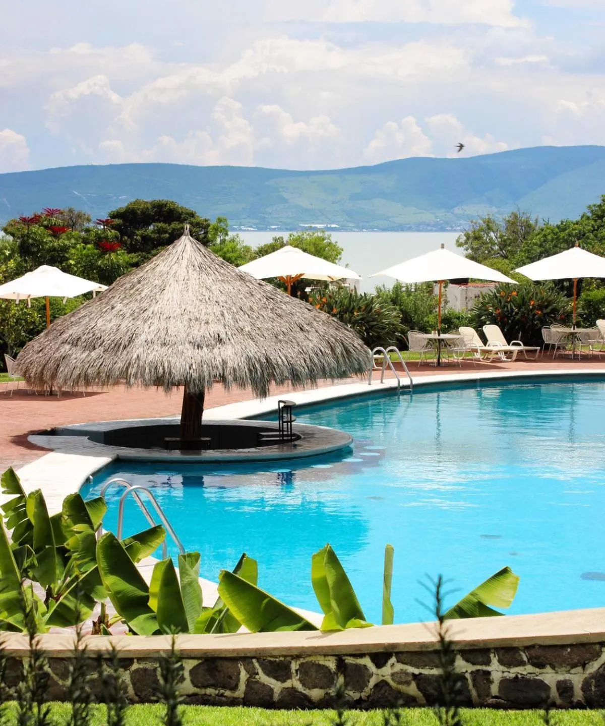 Swimming pool in Mama Chuy Hotel & Villas Ajijic