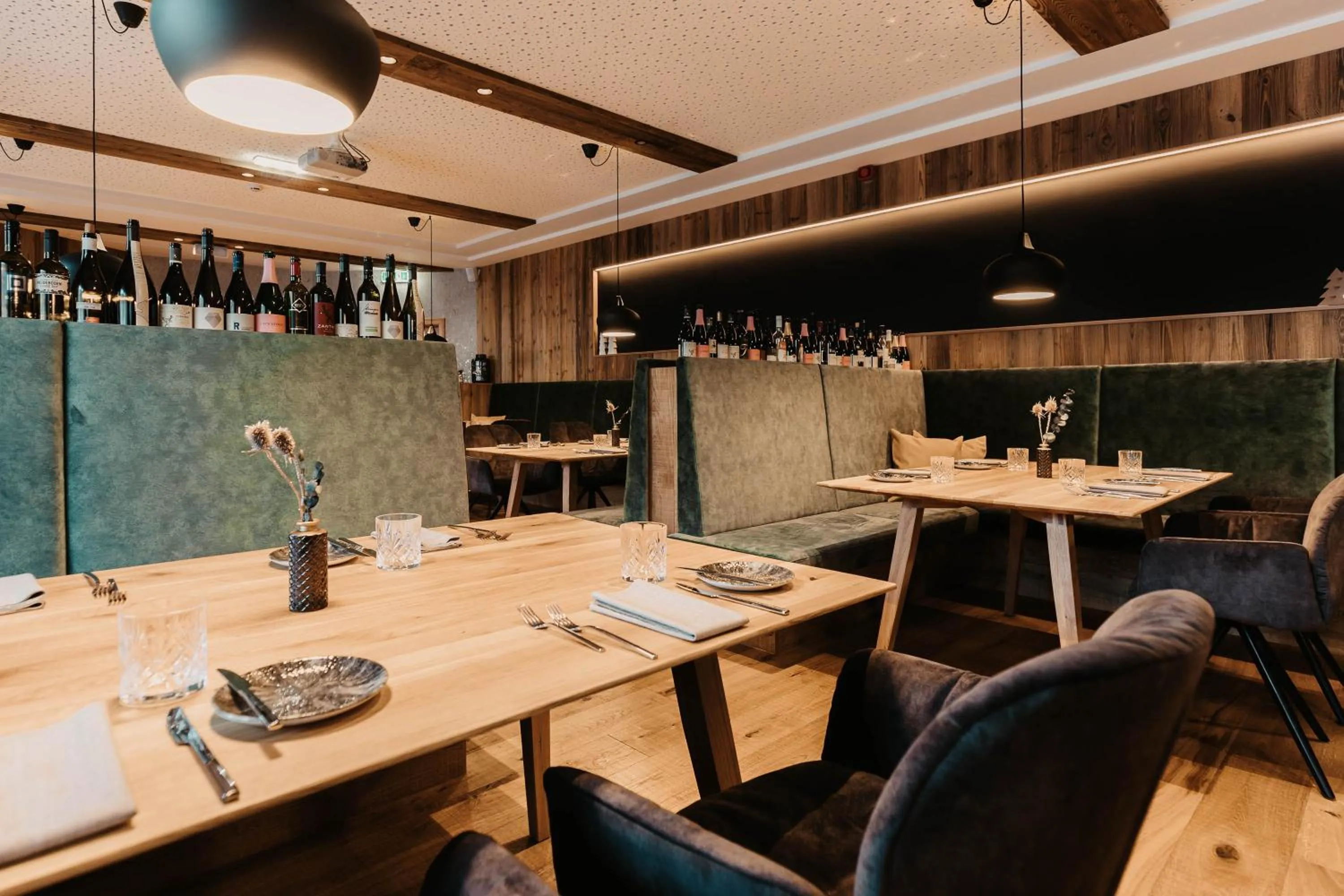 Restaurant/places to eat in Hofgut Apartment & Lifestyle Resort Wagrain