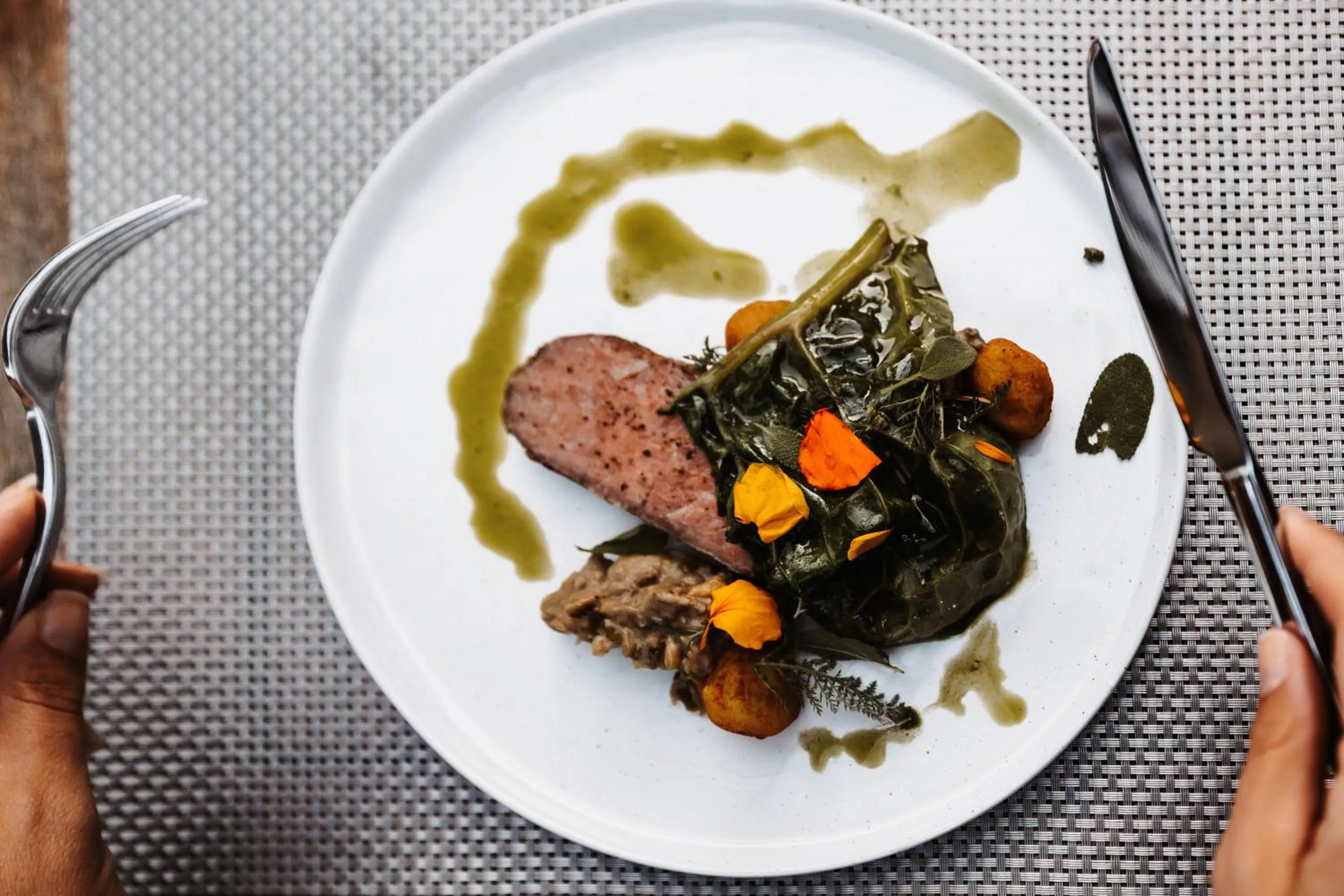 Restaurant/places to eat in Hofgut Apartment & Lifestyle Resort Wagrain