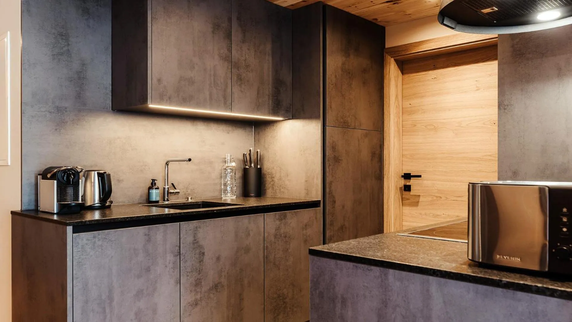 Kitchen or kitchenette in Hofgut Apartment & Lifestyle Resort Wagrain