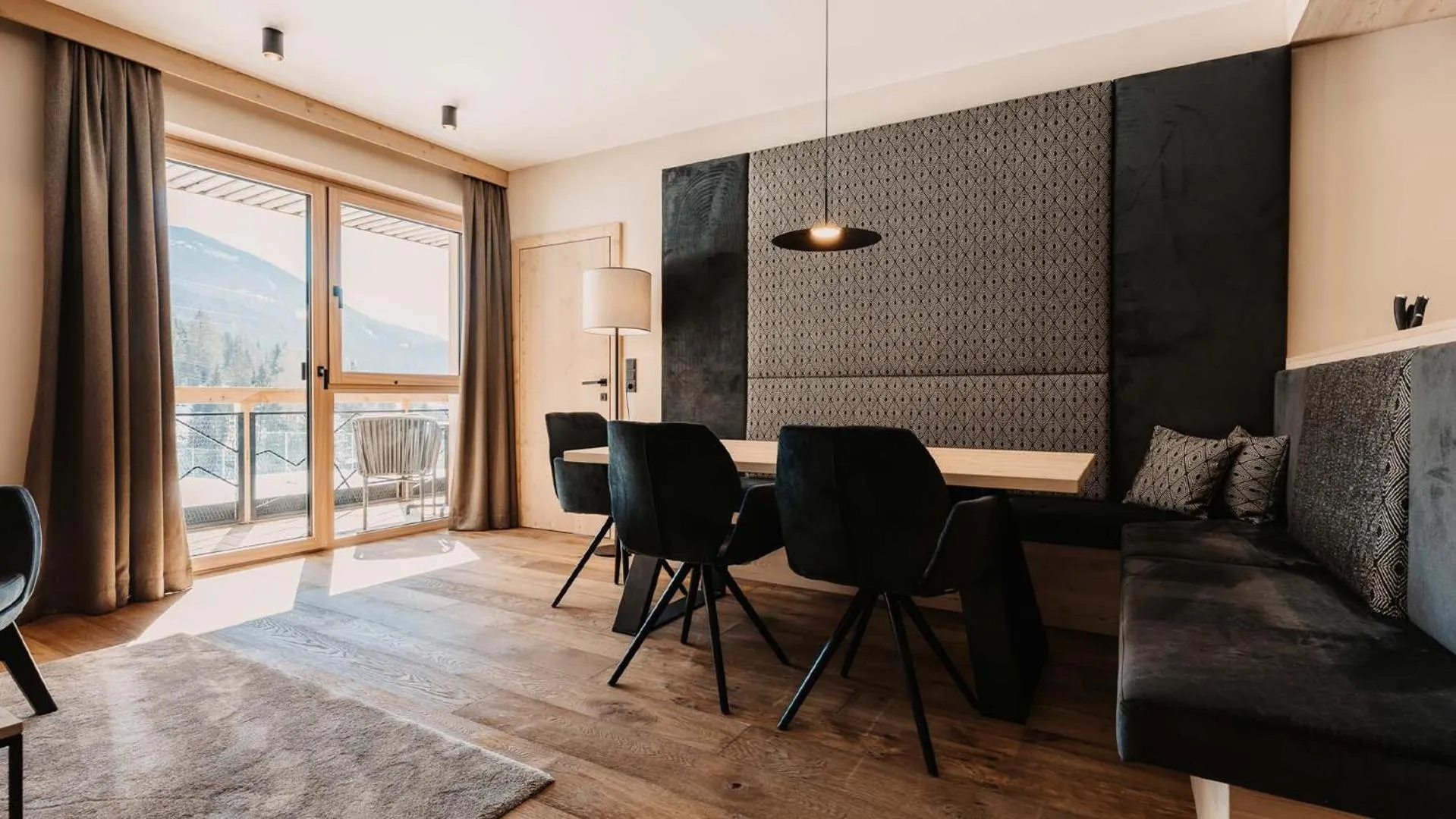 Dining area in Hofgut Apartment & Lifestyle Resort Wagrain