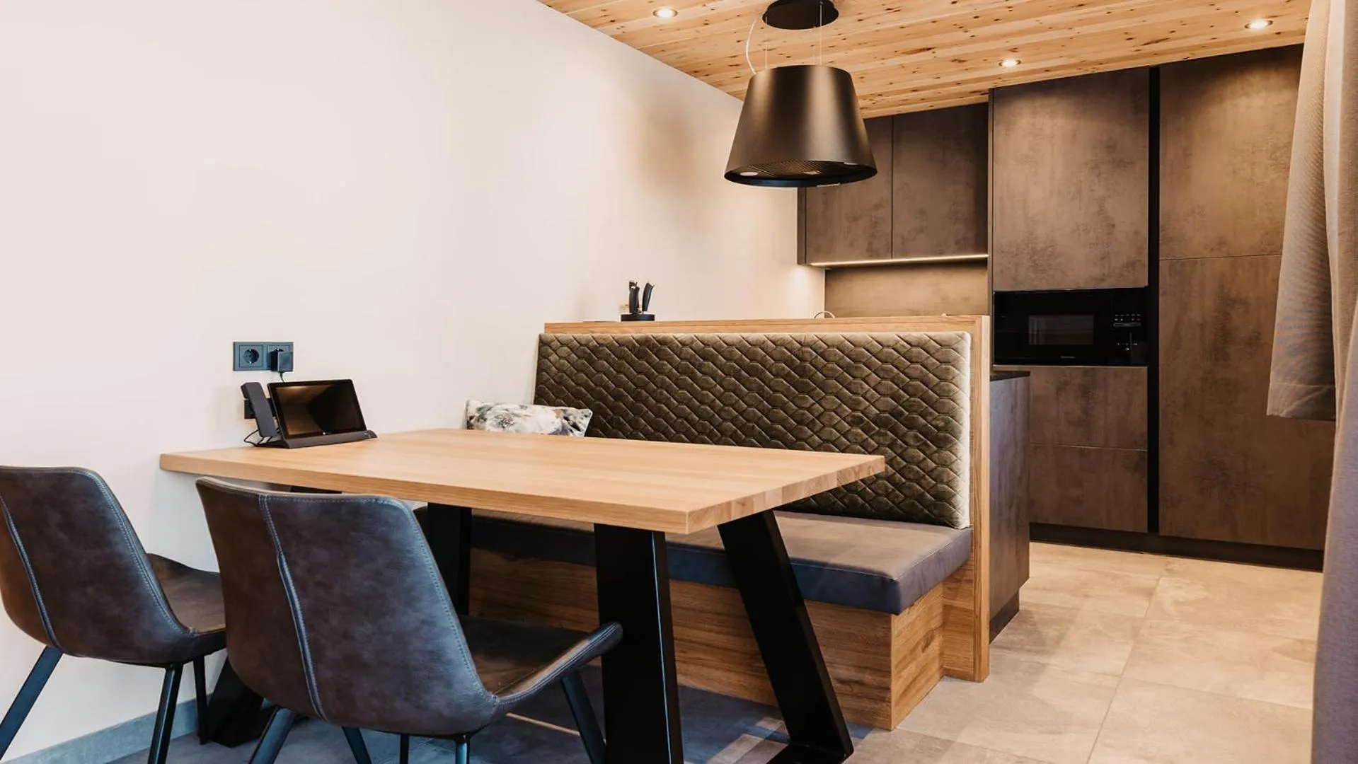 Kitchen or kitchenette in Hofgut Apartment & Lifestyle Resort Wagrain