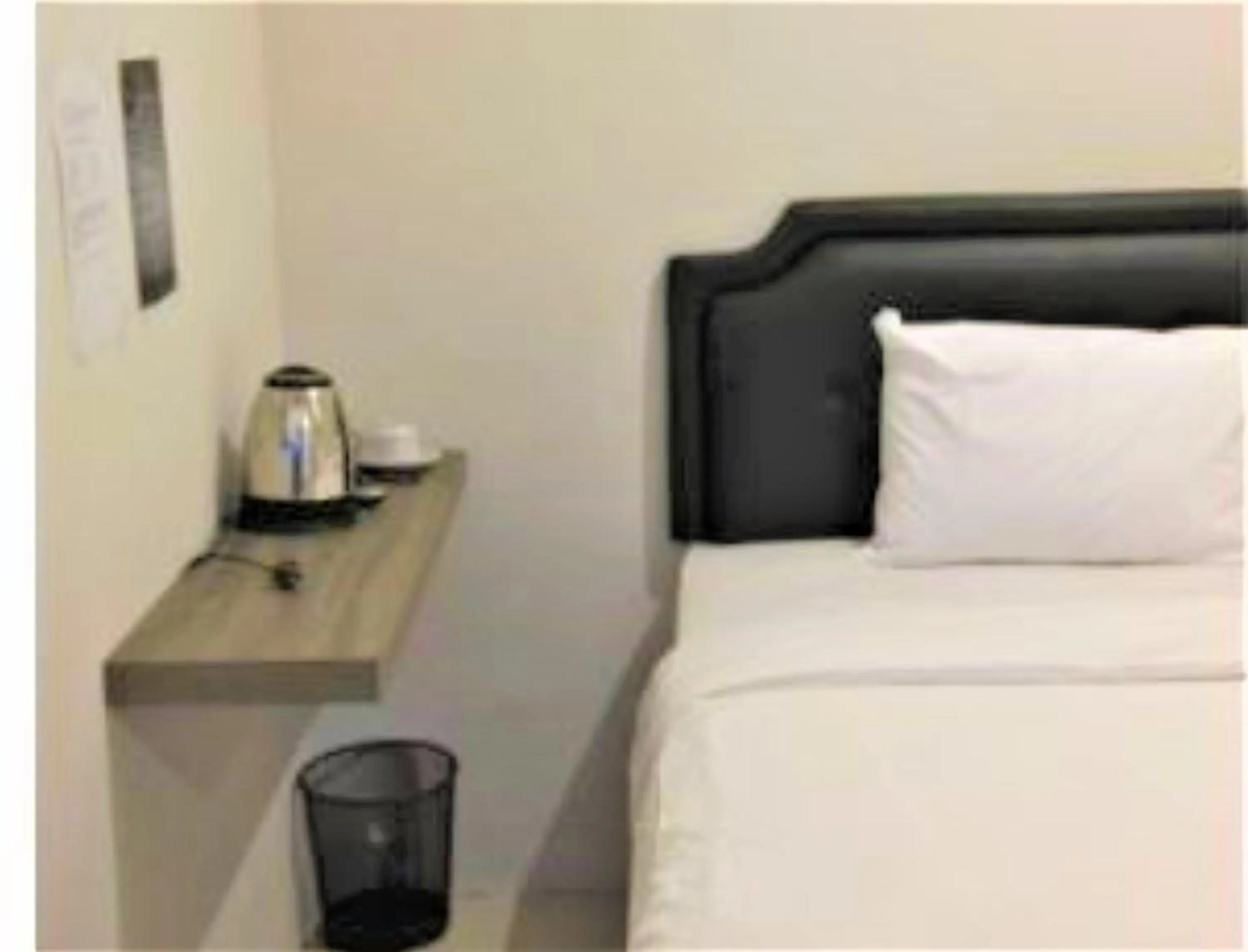 Bedroom, Bed in Siwalankerto F7