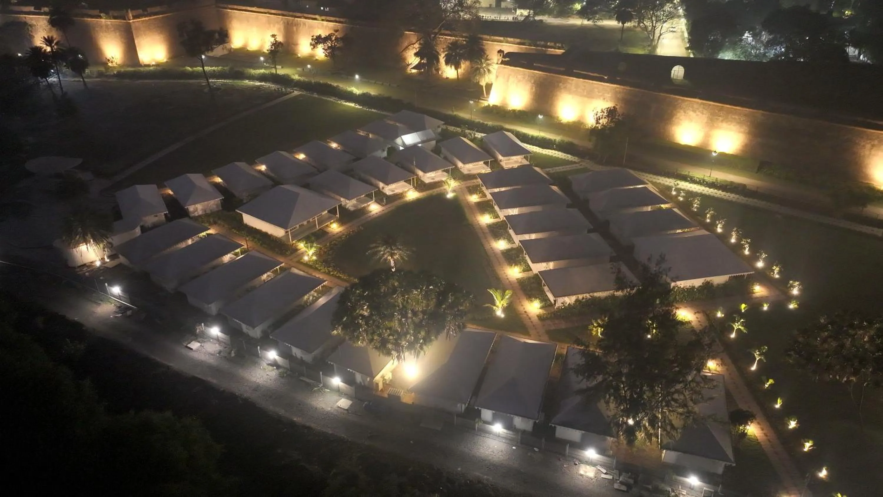 Restaurant/places to eat in The Fern Seaside Luxurious Tent Resort Daman