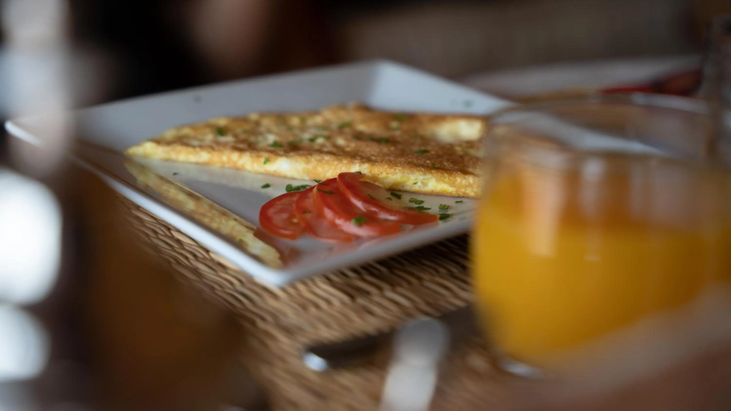 Breakfast in Nkhila Lodge