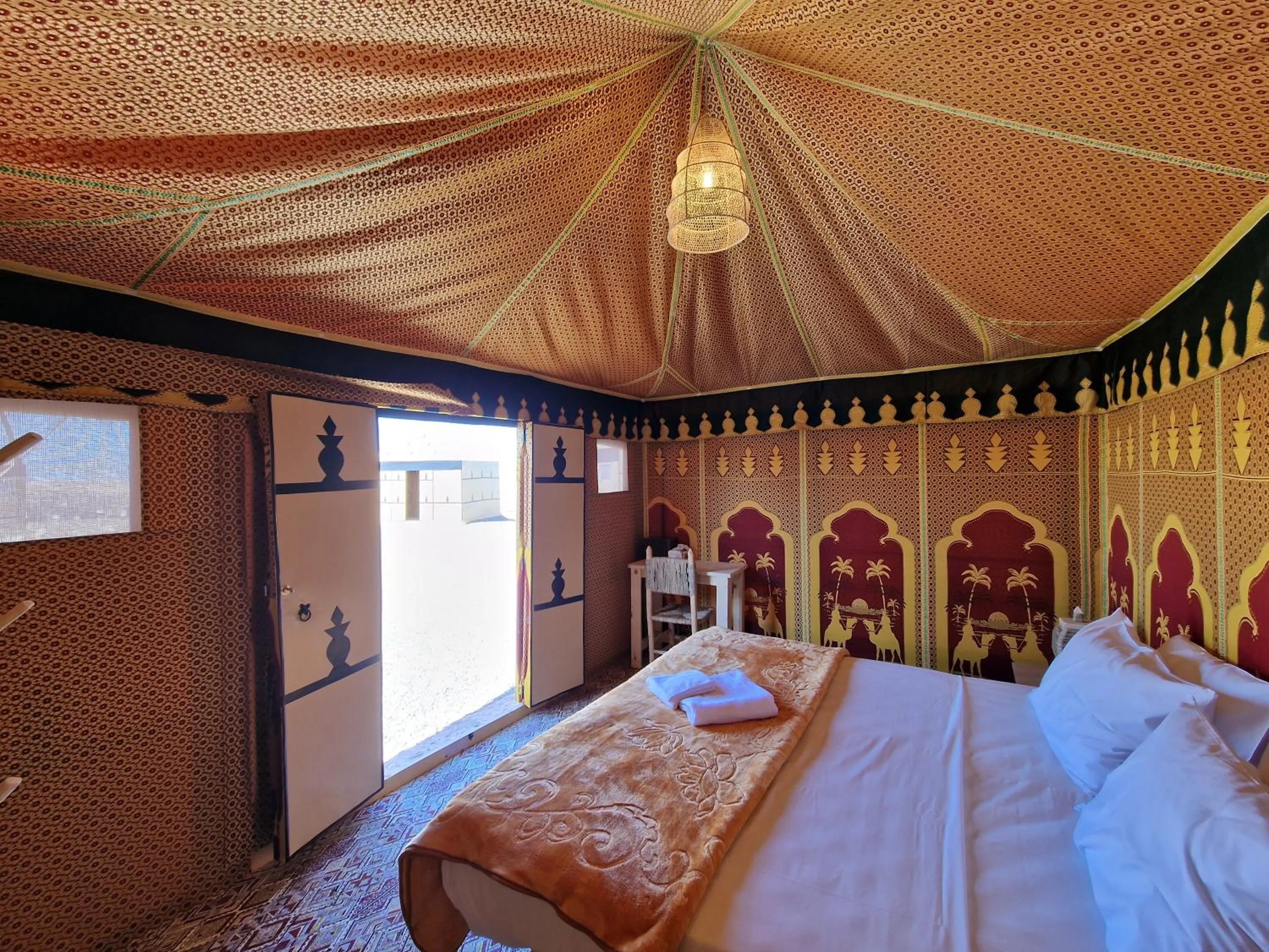 Bed in Nkhila Lodge