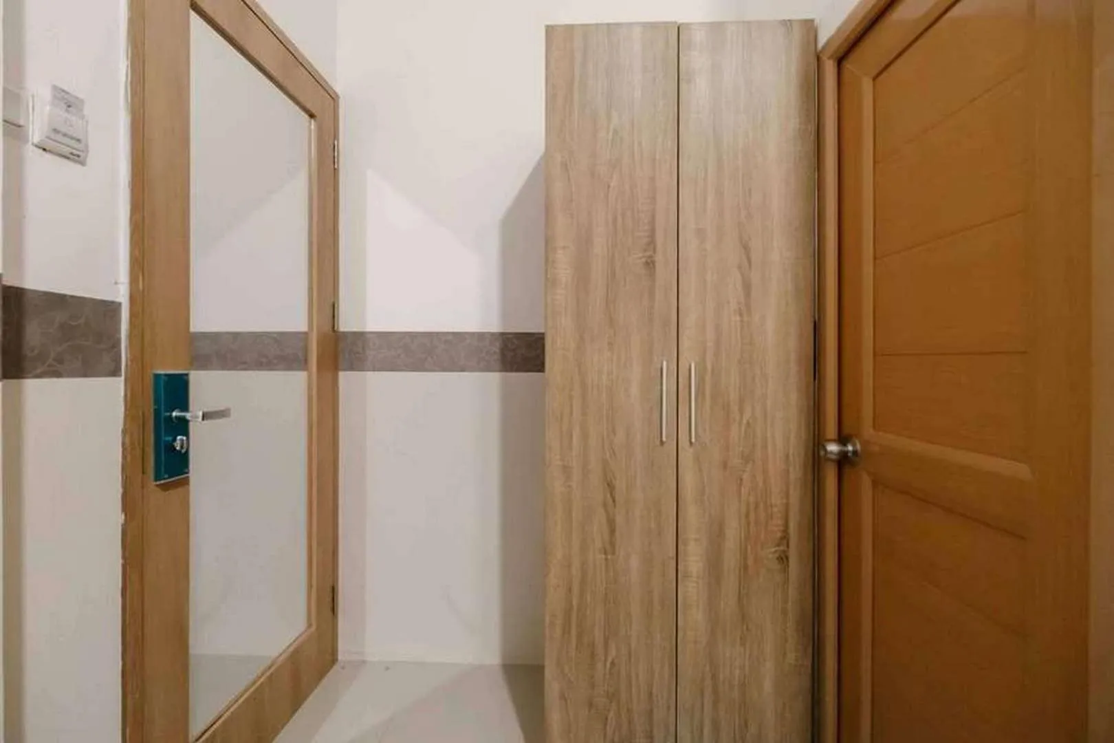 RedDoorz Syariah near Kota Cinema Mall Jatiasih