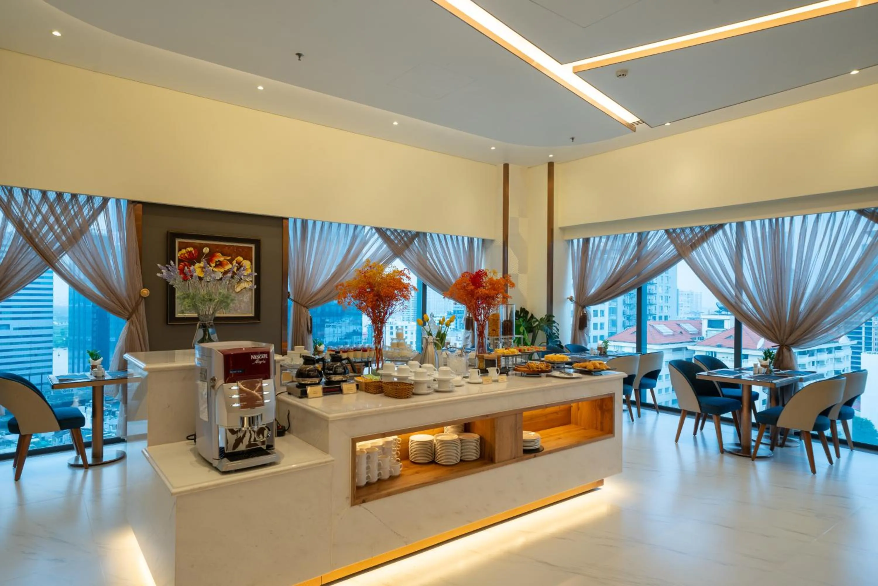 Restaurant/places to eat in Northern Charm Hotel