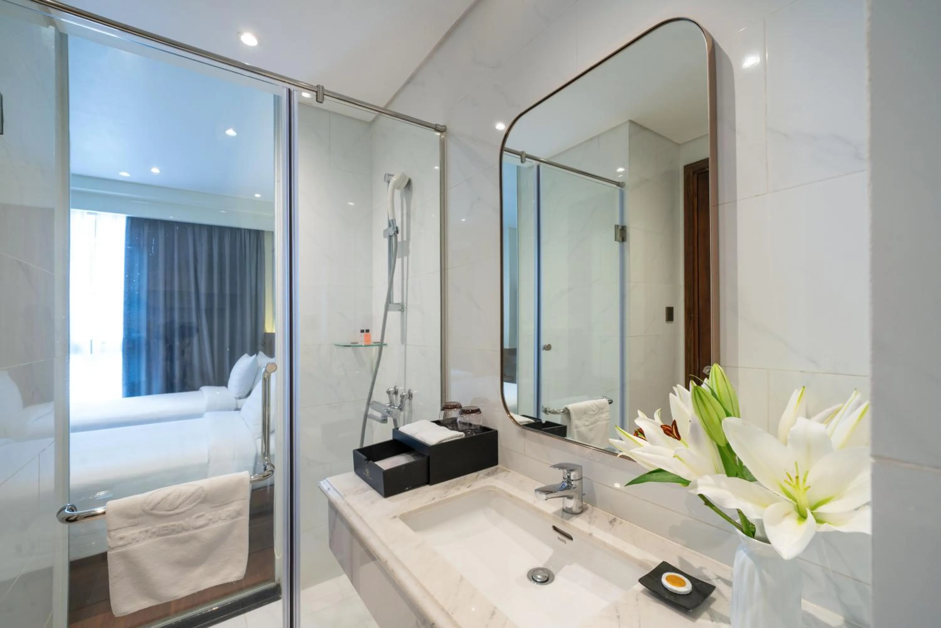 Bathroom, Bed in Northern Charm Hotel