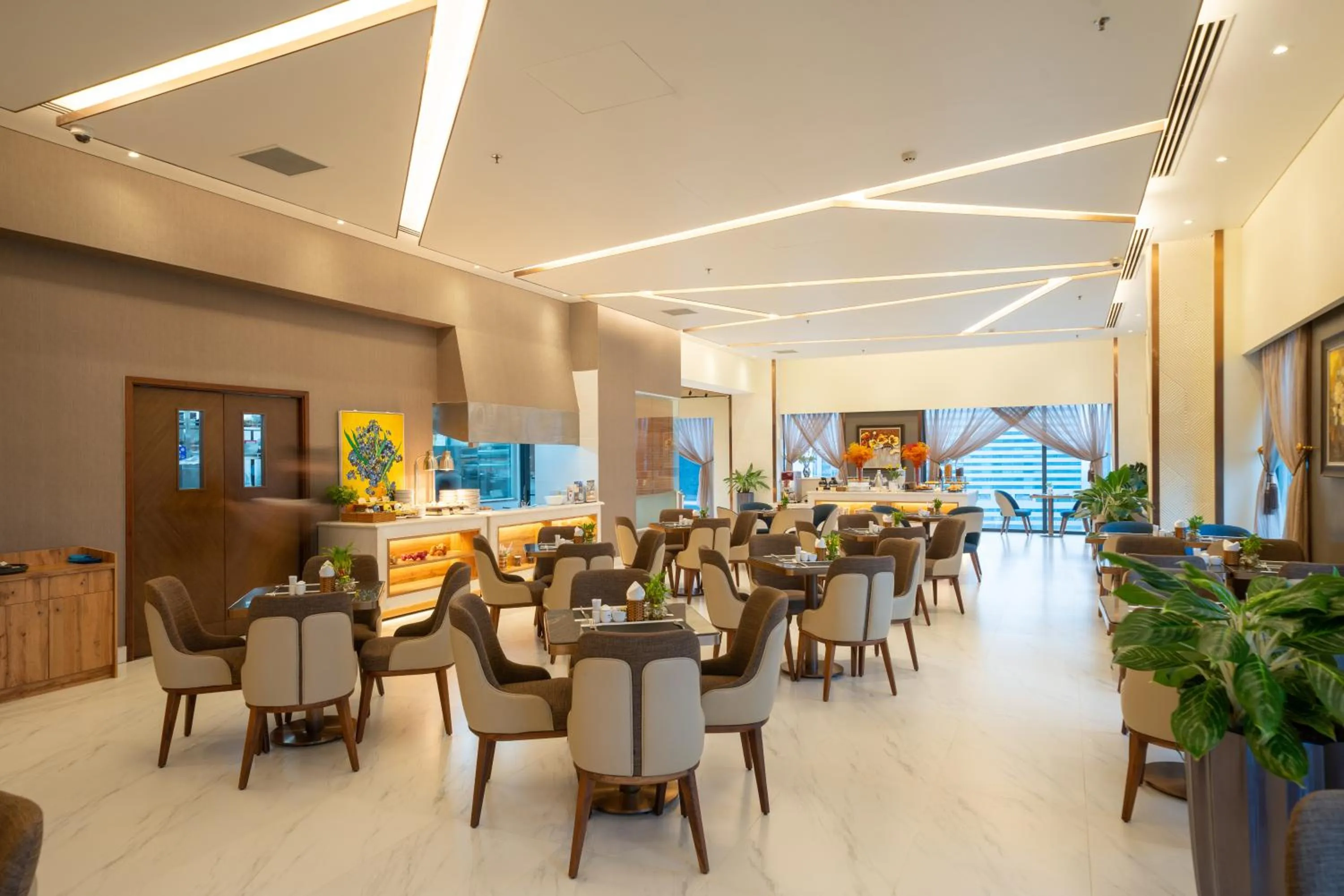 Restaurant/places to eat in Northern Charm Hotel