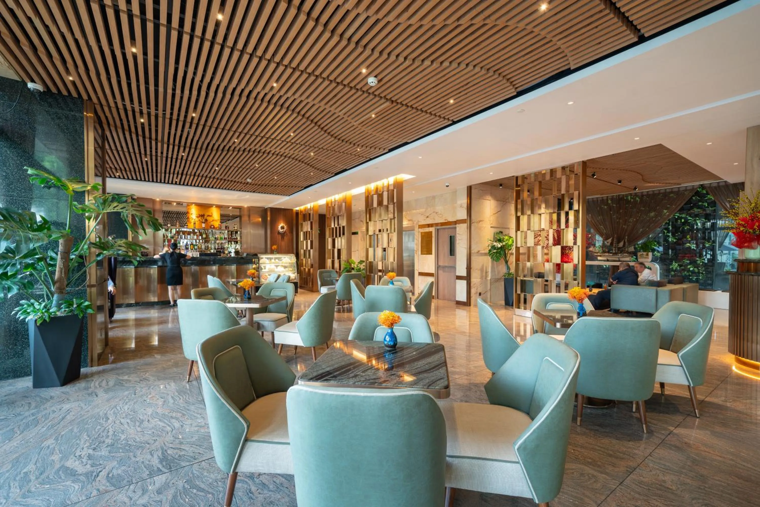 Restaurant/places to eat in Northern Charm Hotel