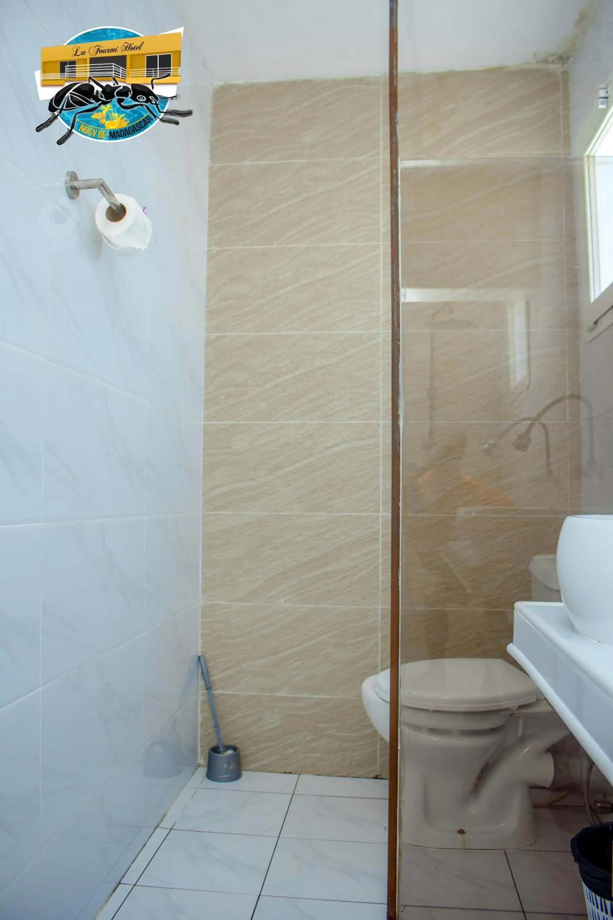 Bathroom in La Fourmi Hotel