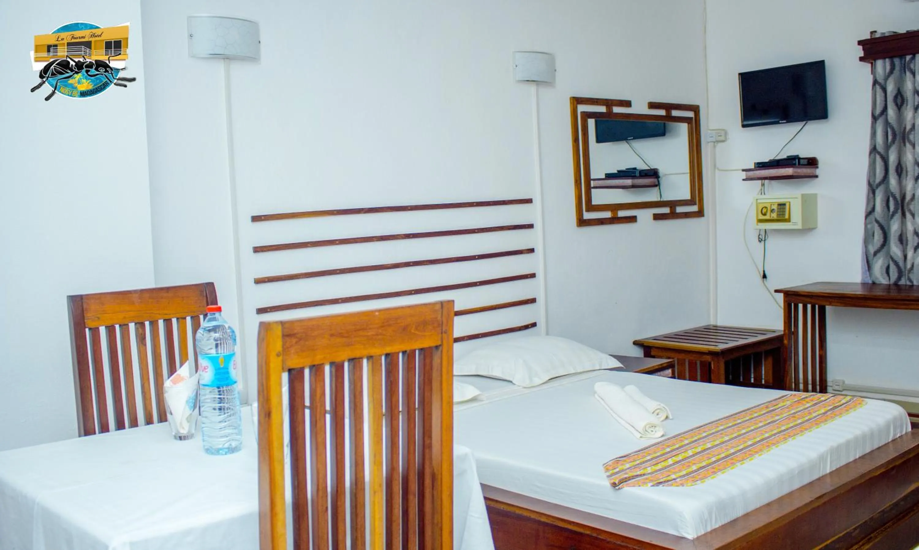 Bed in La Fourmi Hotel