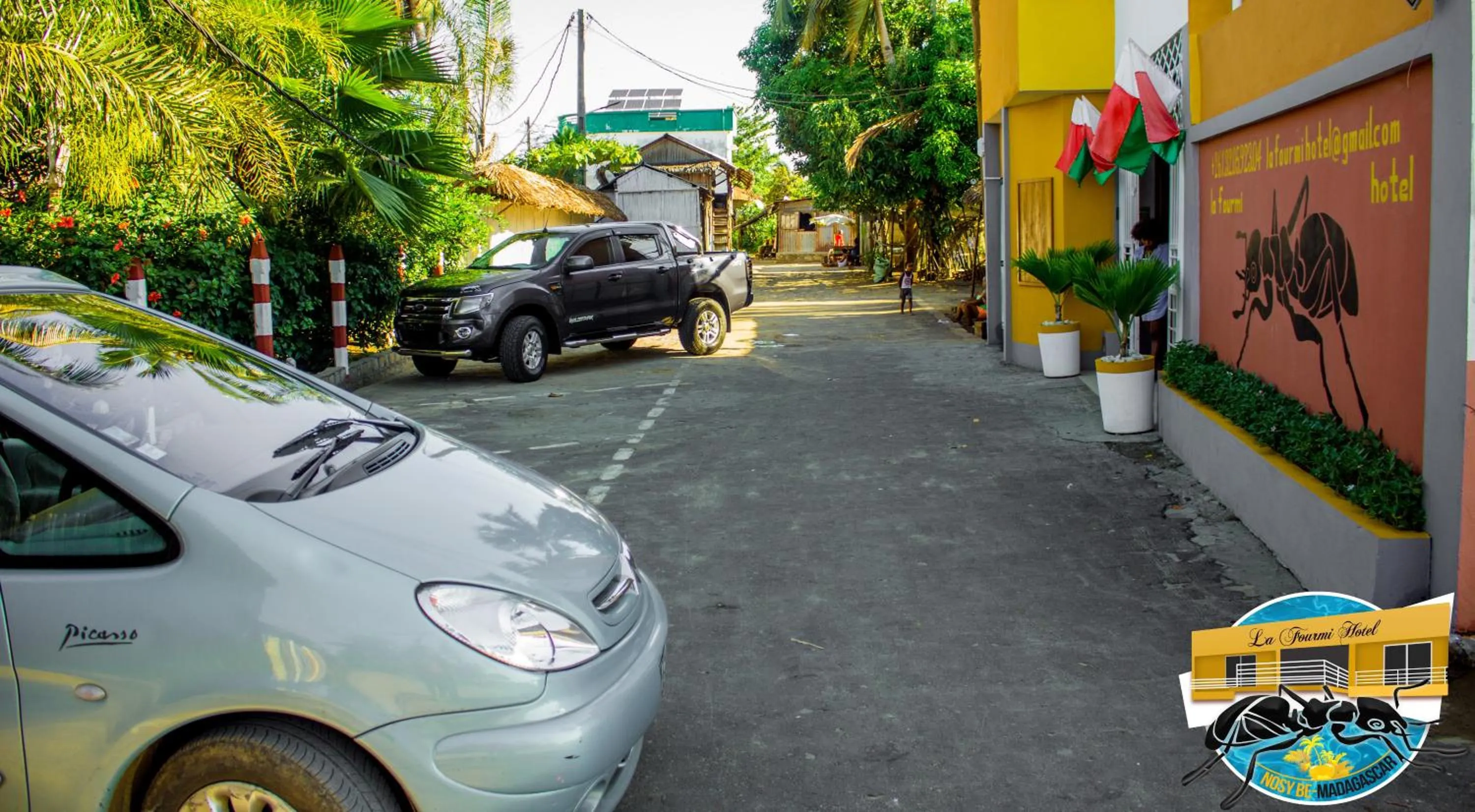 Property building in La Fourmi Hotel