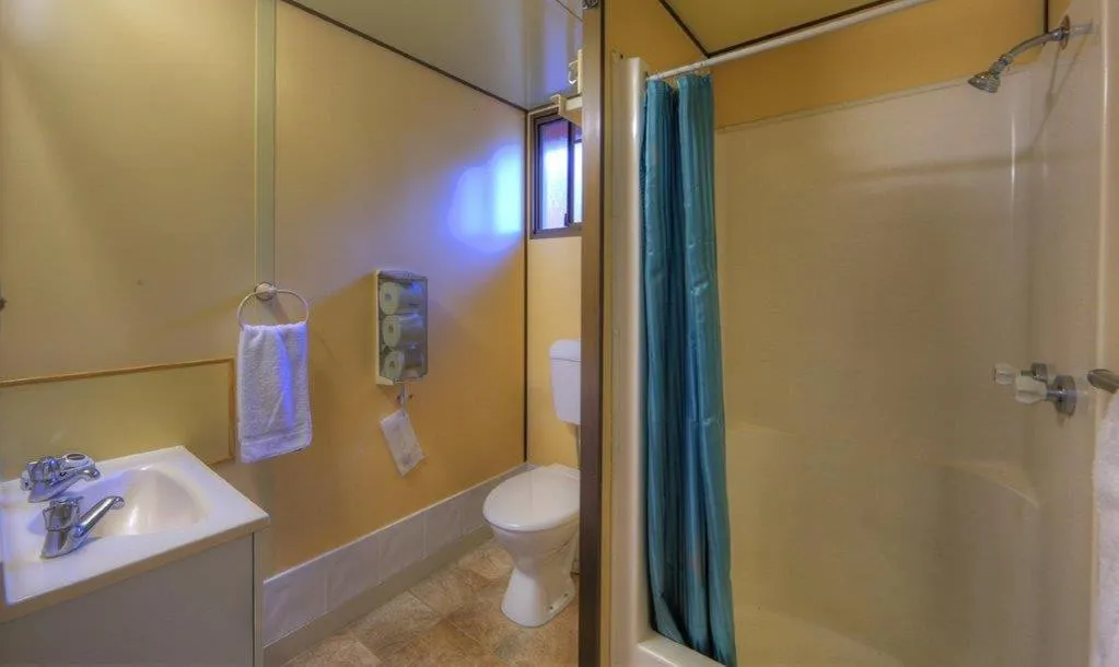 Bathroom in Kookaburra Holiday Park