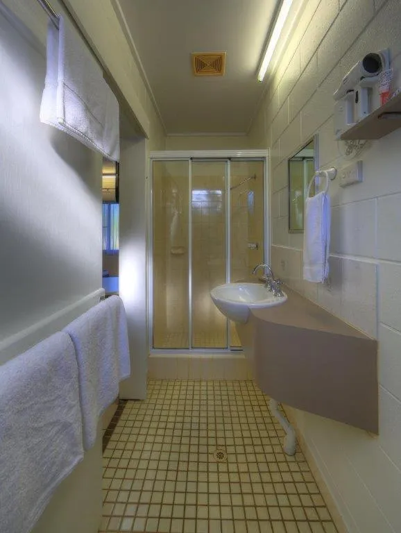 Bathroom in Kookaburra Holiday Park