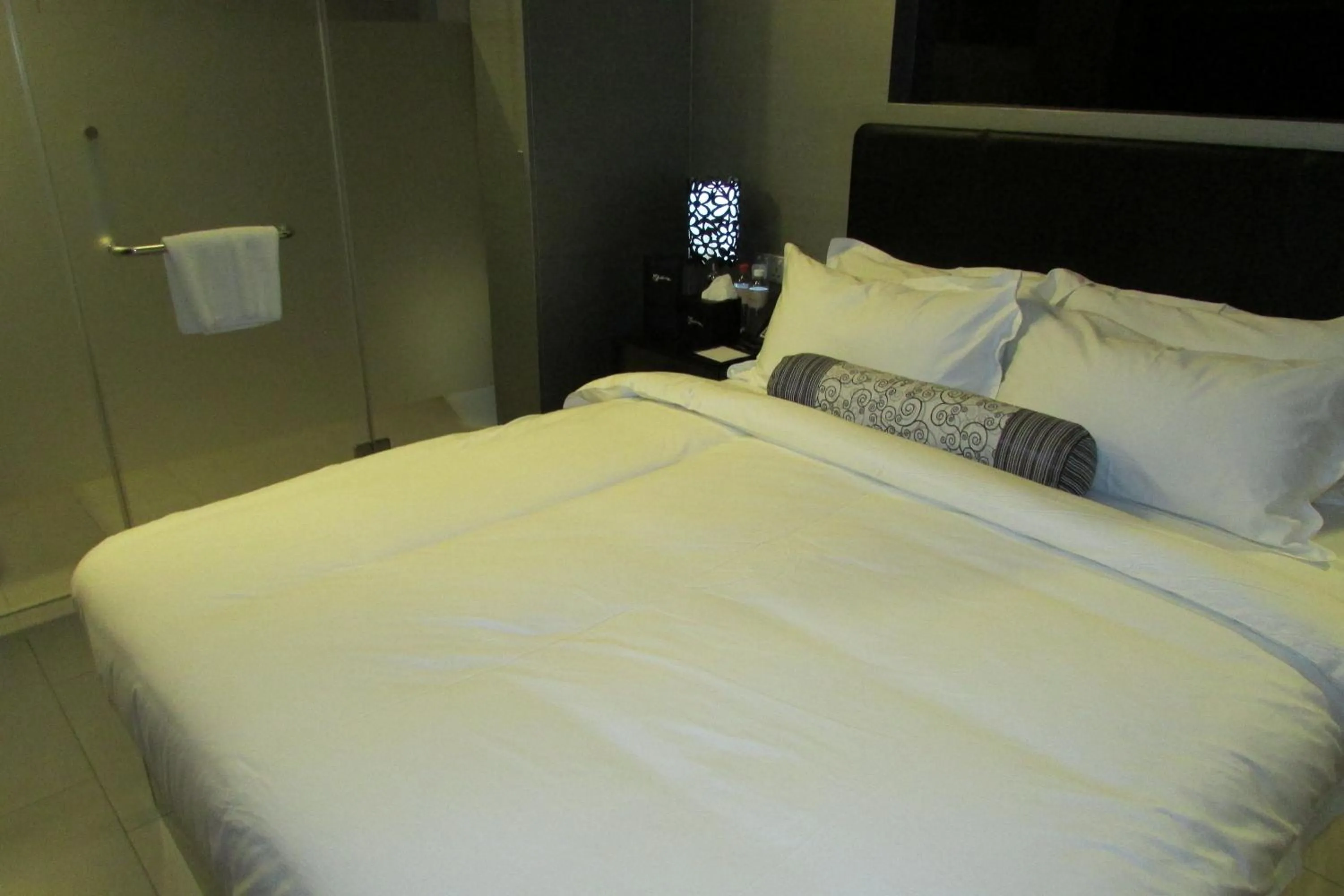 Bed in The Southbridge Hotel