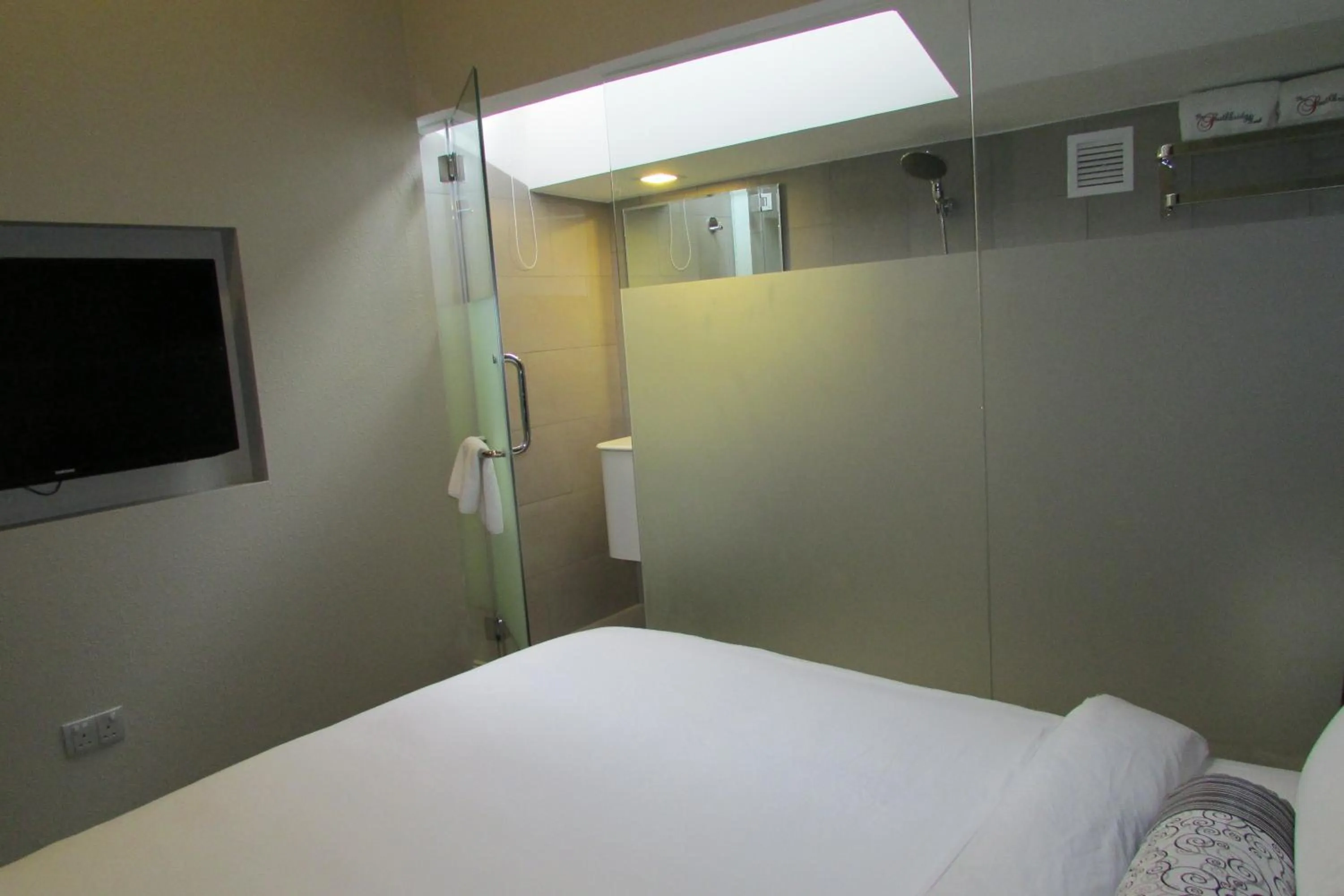 Bed in The Southbridge Hotel