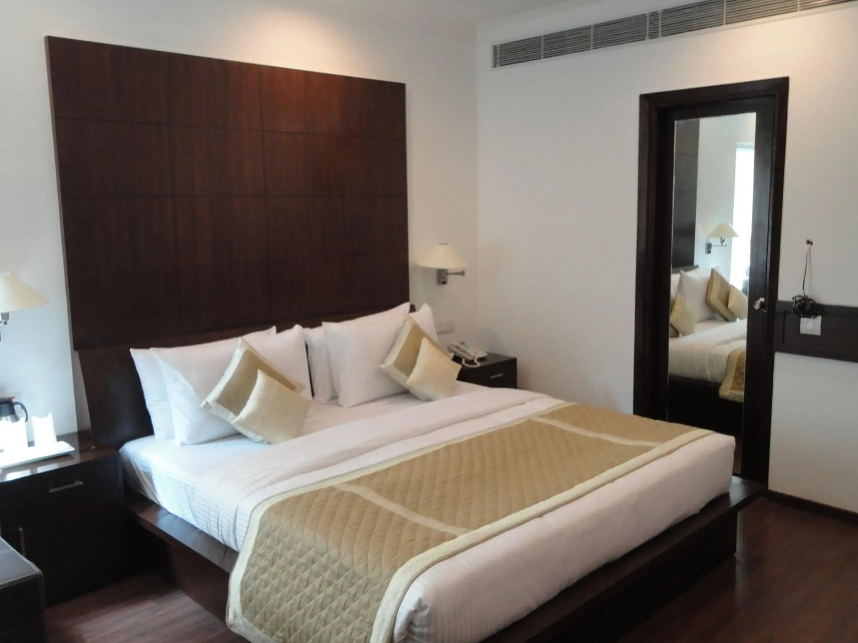 Bed in Divine Paradise Tavisha Bed in Divine Paradise Tavisha