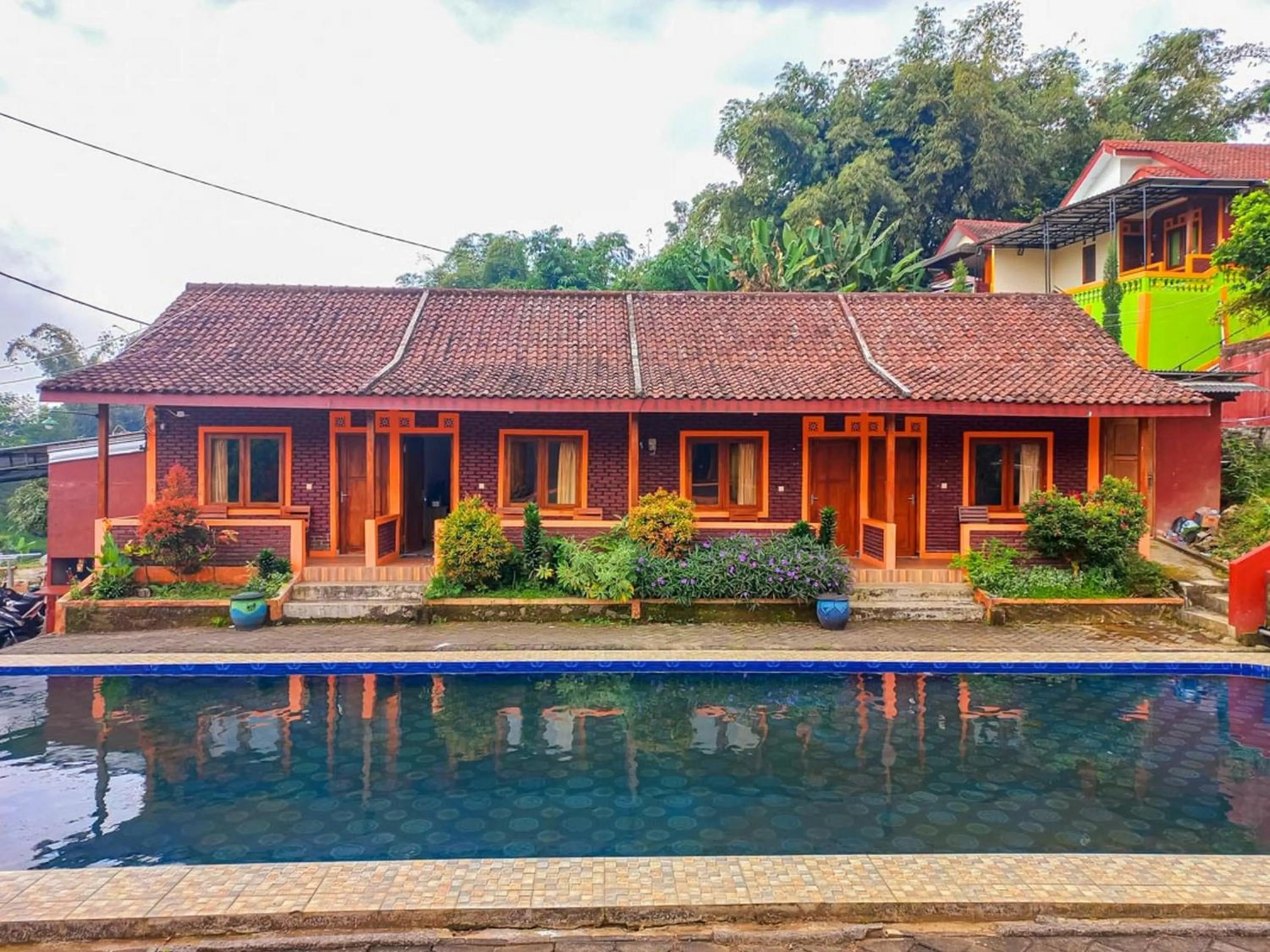 Property building in Villa Kampoeng City Pacet Mitra RedDoorz