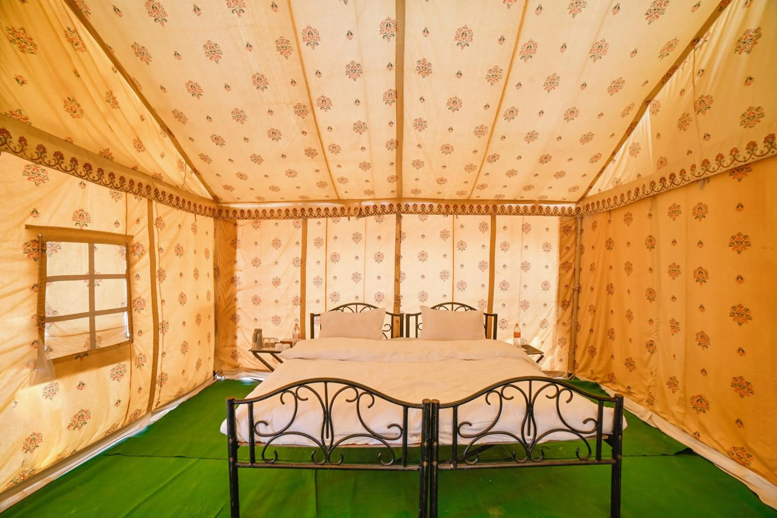 The Captain Desert Camp