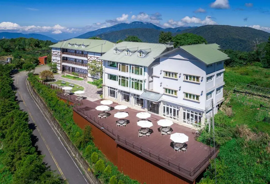 Property building in Jun Yue Hanging Garden Resort Property building in Jun Yue Hanging Garden Resort