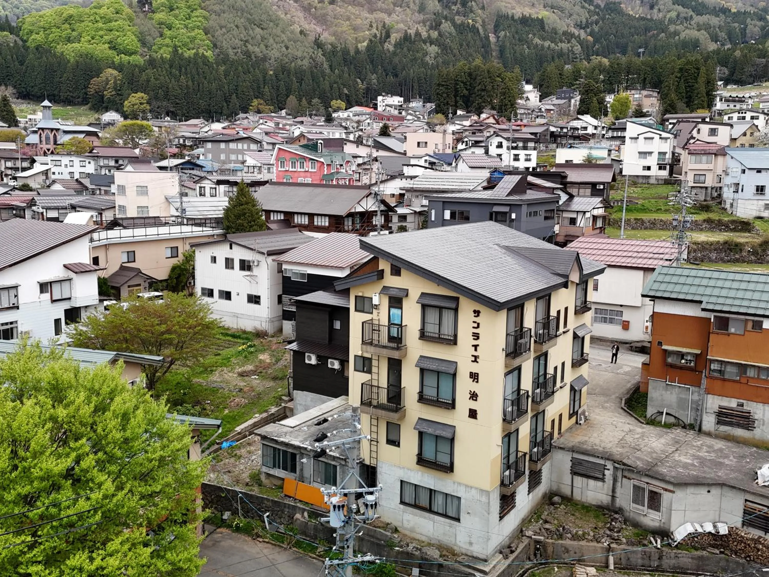 Property building in Sunrise Meiji-ya