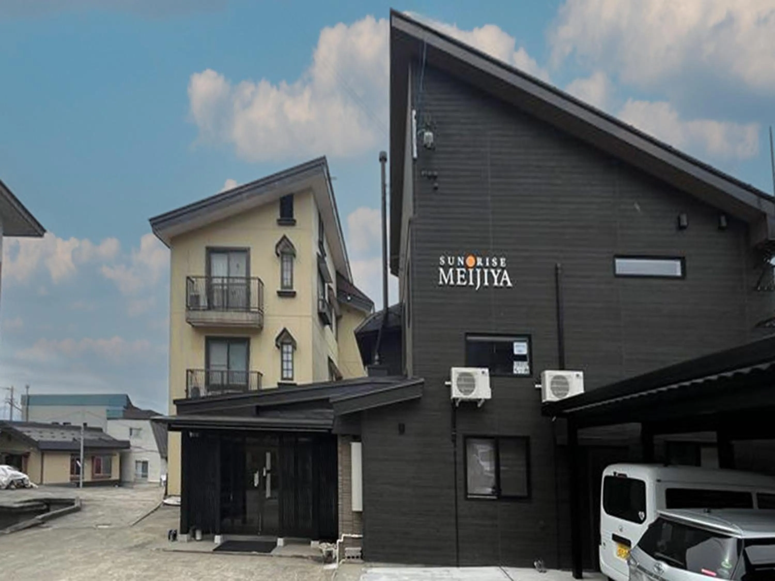 Property building in Sunrise Meiji-ya