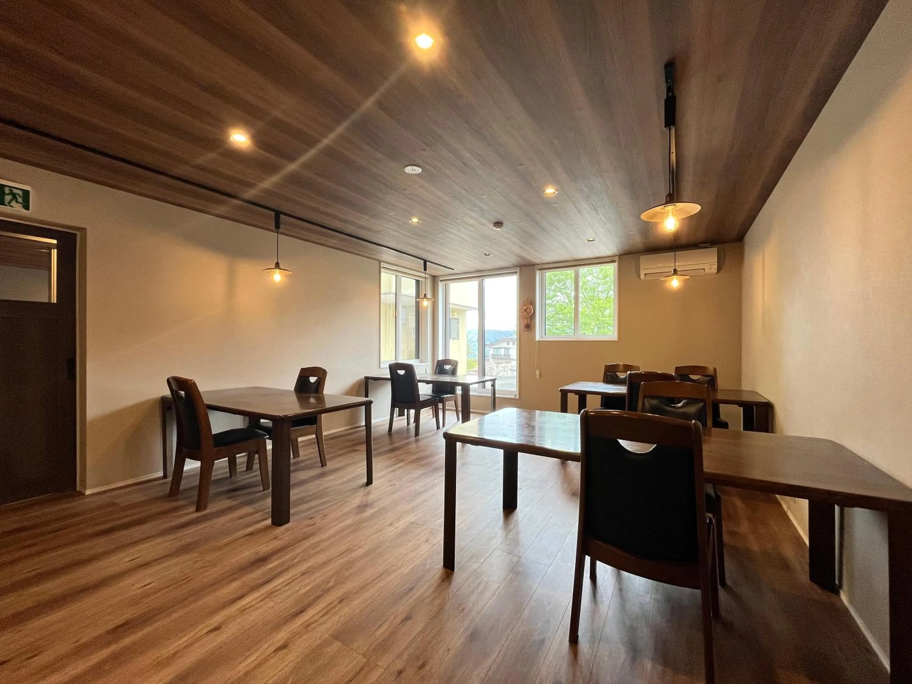 Restaurant/places to eat in Sunrise Meiji-ya