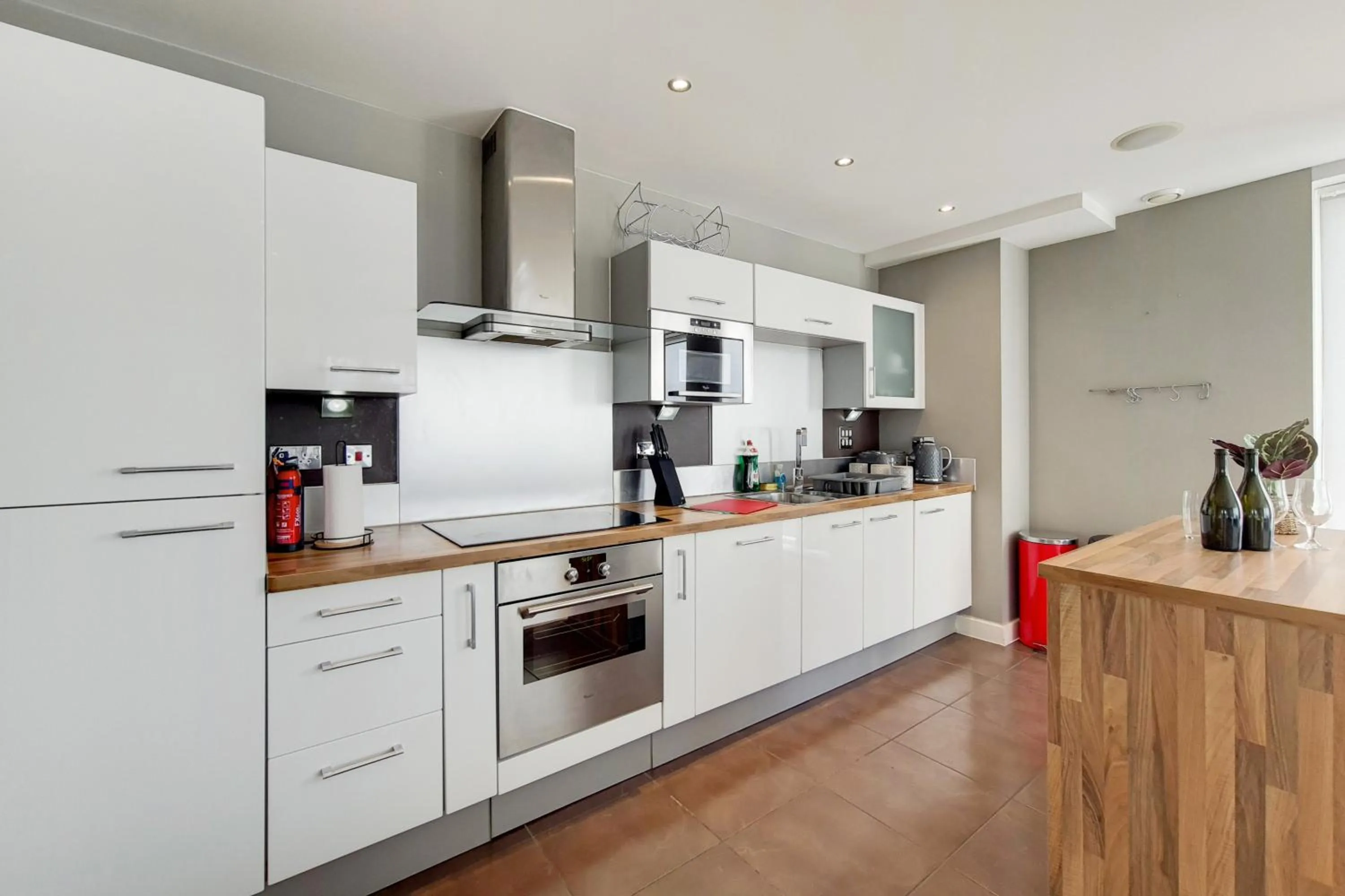 Deluxe three bedroom Apartment by London ExCeL Stays