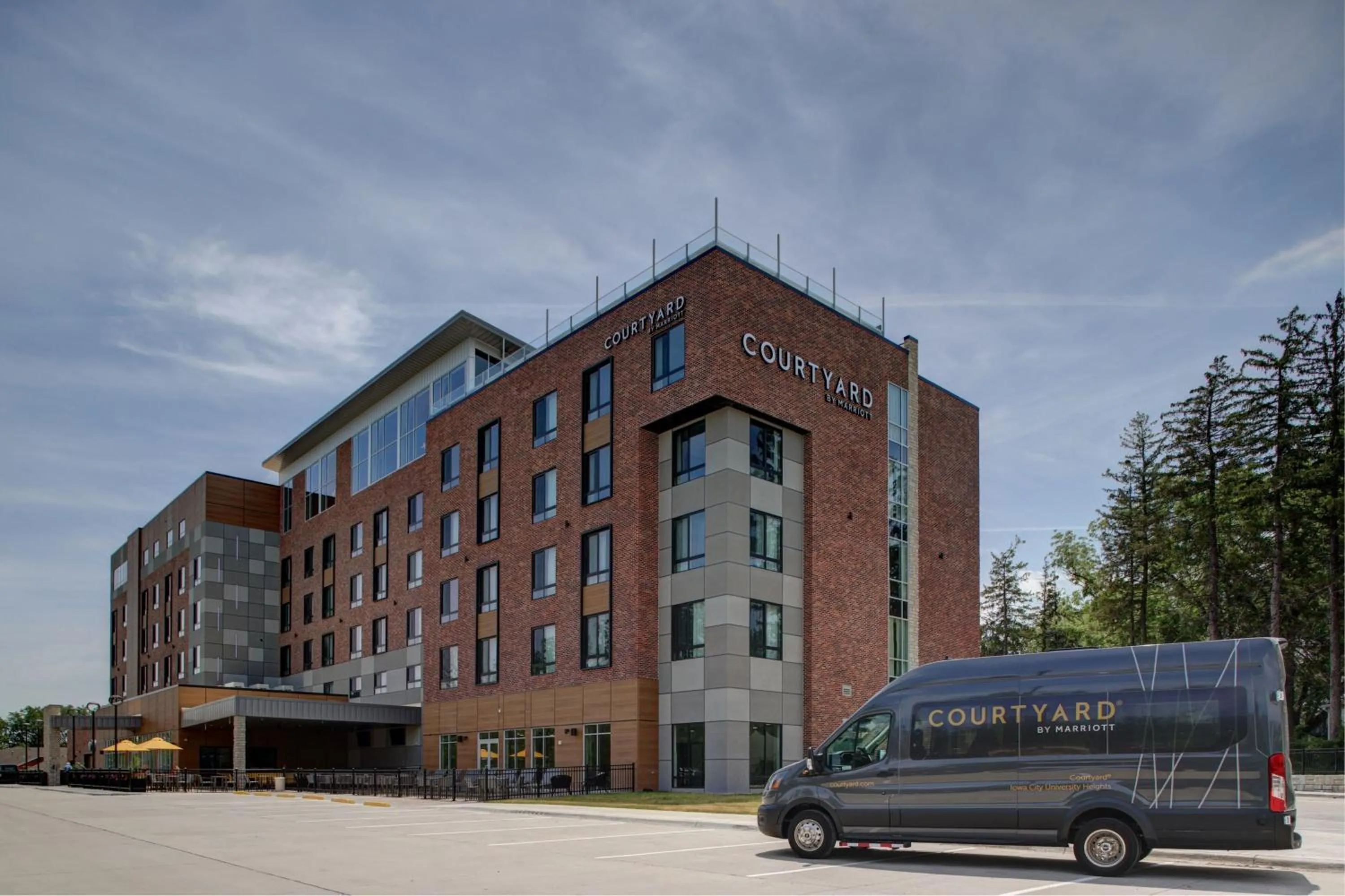 Property building in Courtyard by Marriott Iowa City University Heights