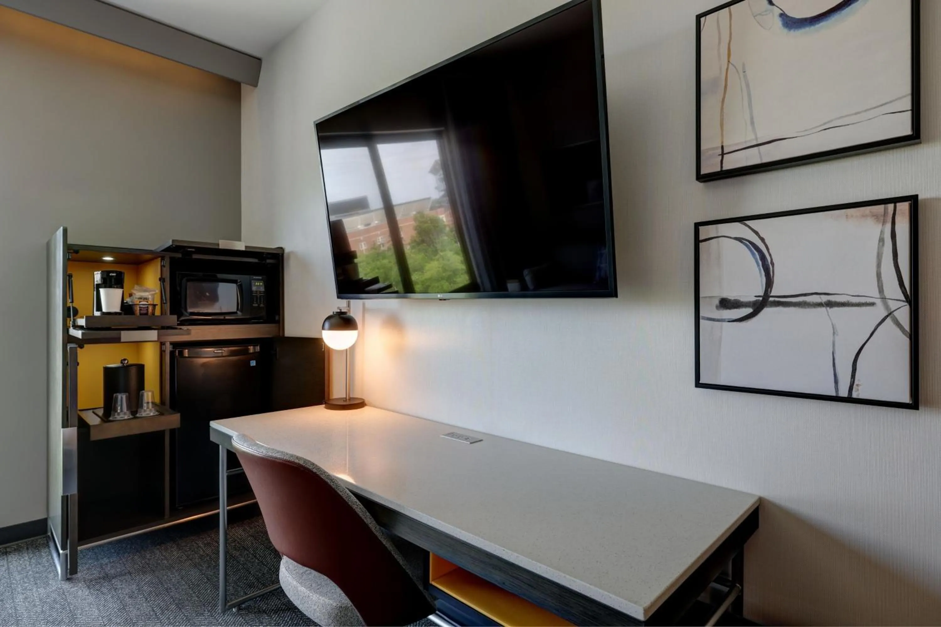 Bedroom in Courtyard by Marriott Iowa City University Heights