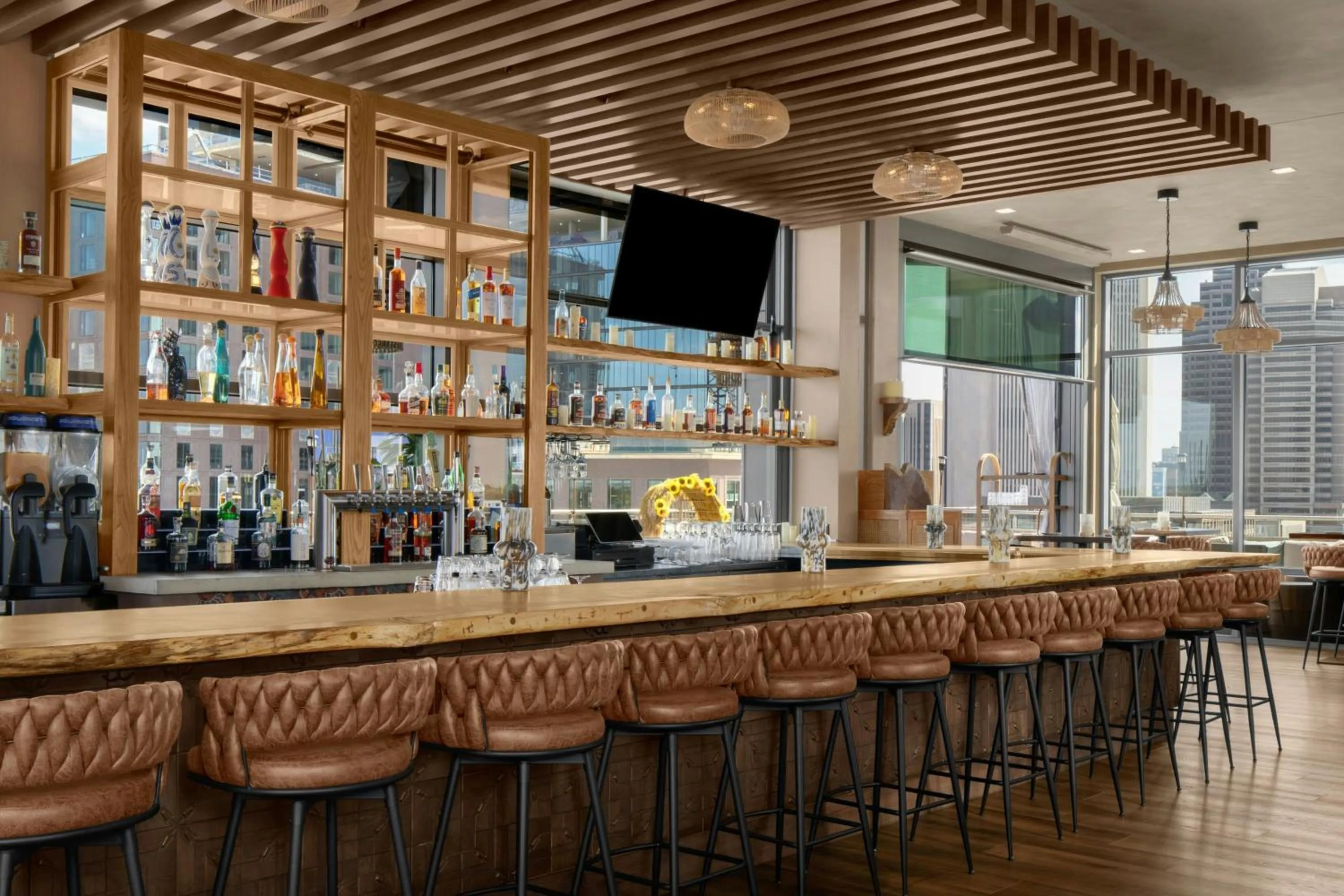 Lounge or bar in AC Hotel by Marriott Columbus Downtown
