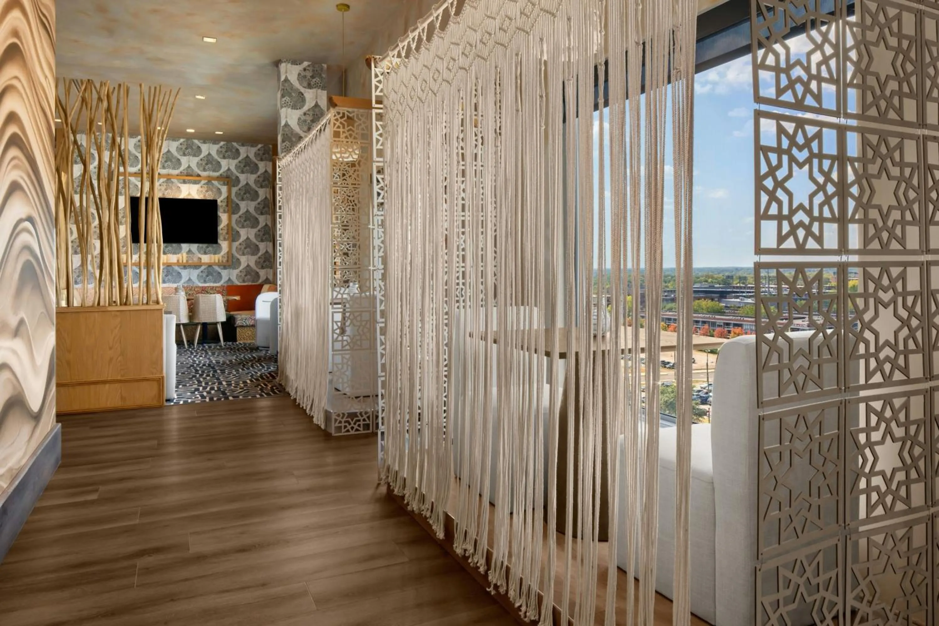 Restaurant/places to eat in AC Hotel by Marriott Columbus Downtown