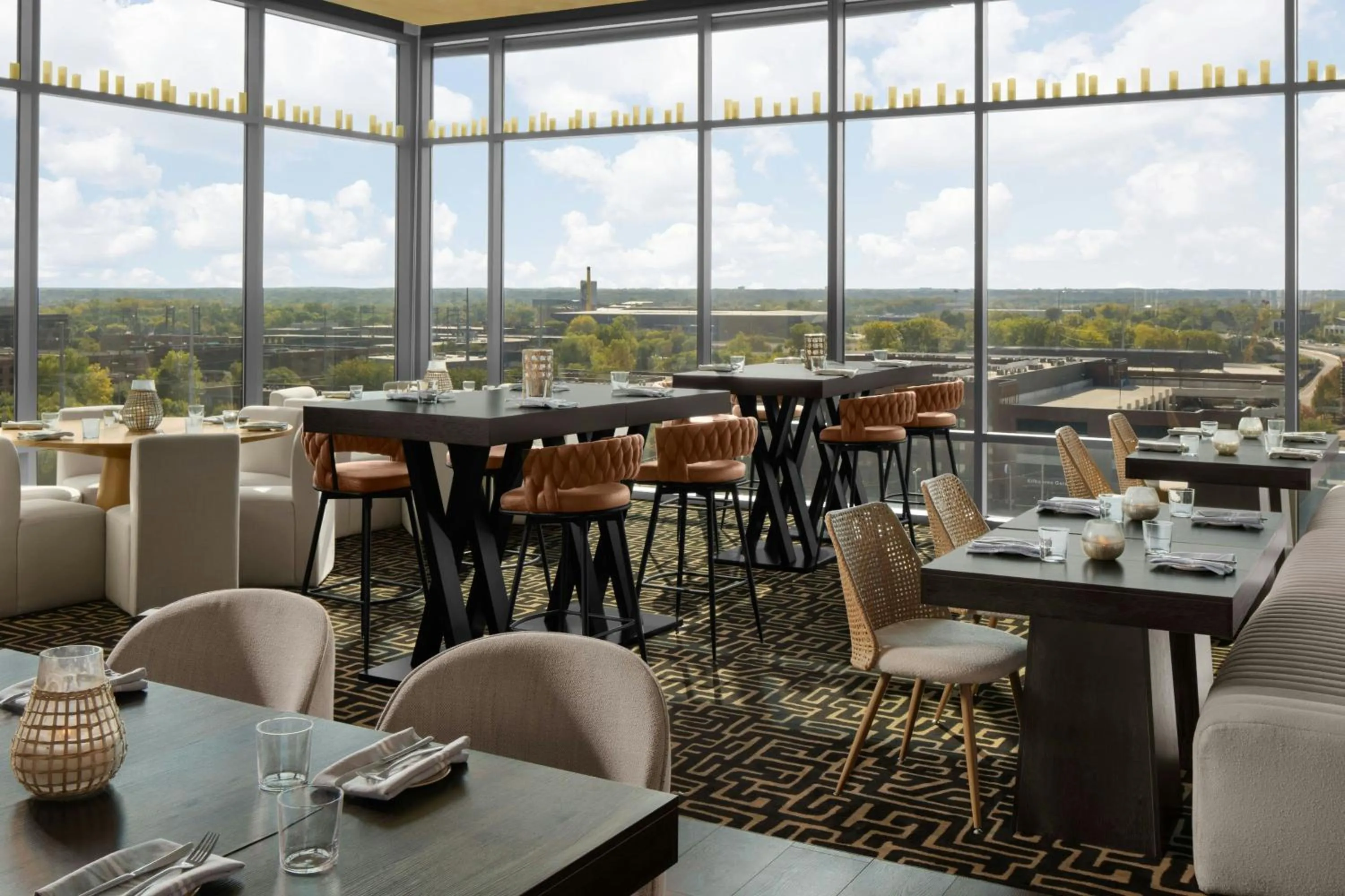 Restaurant/places to eat in AC Hotel by Marriott Columbus Downtown