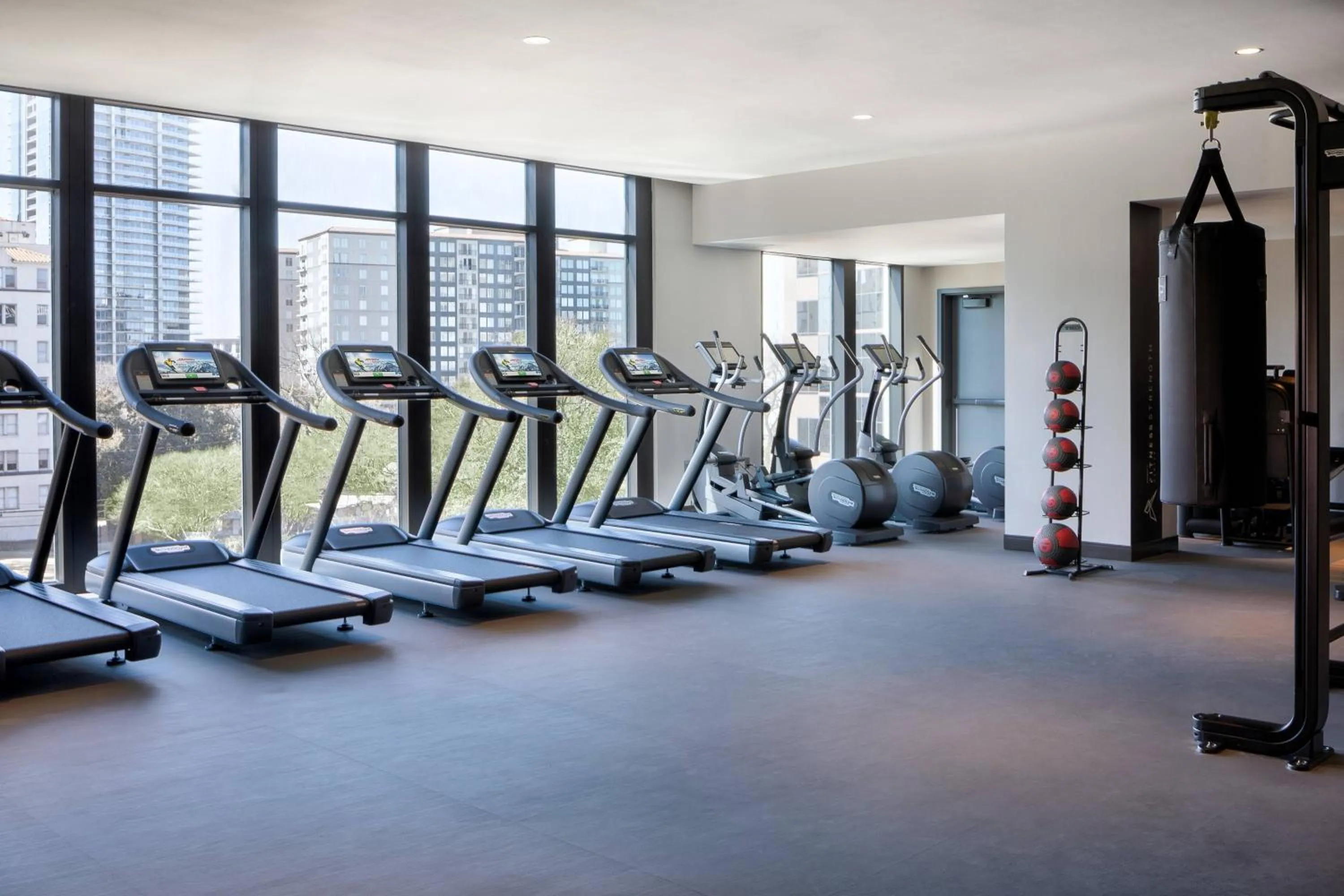 Fitness centre/facilities in Marriott Dallas Uptown