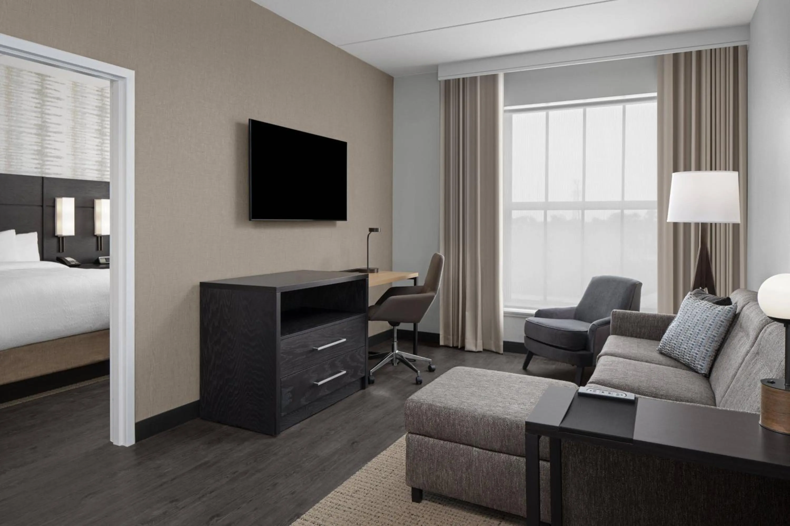 Living room, Bed in Residence Inn By Marriott Jacksonville-Mayo Clinic Area