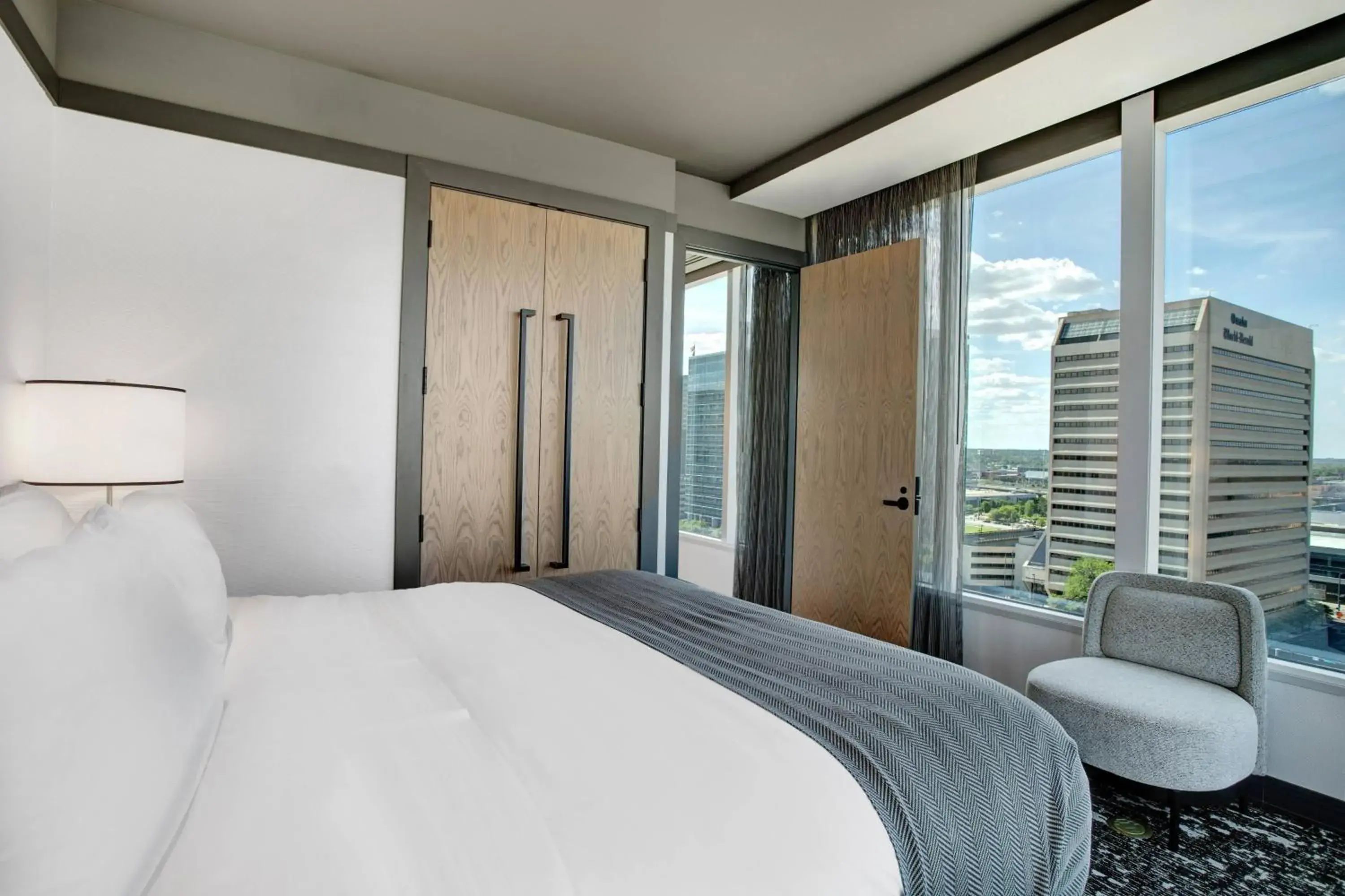 Photo of the whole room, Bed in The Farnam, Autograph Collection Photo of the whole room, Bed in The Farnam, Autograph Collection