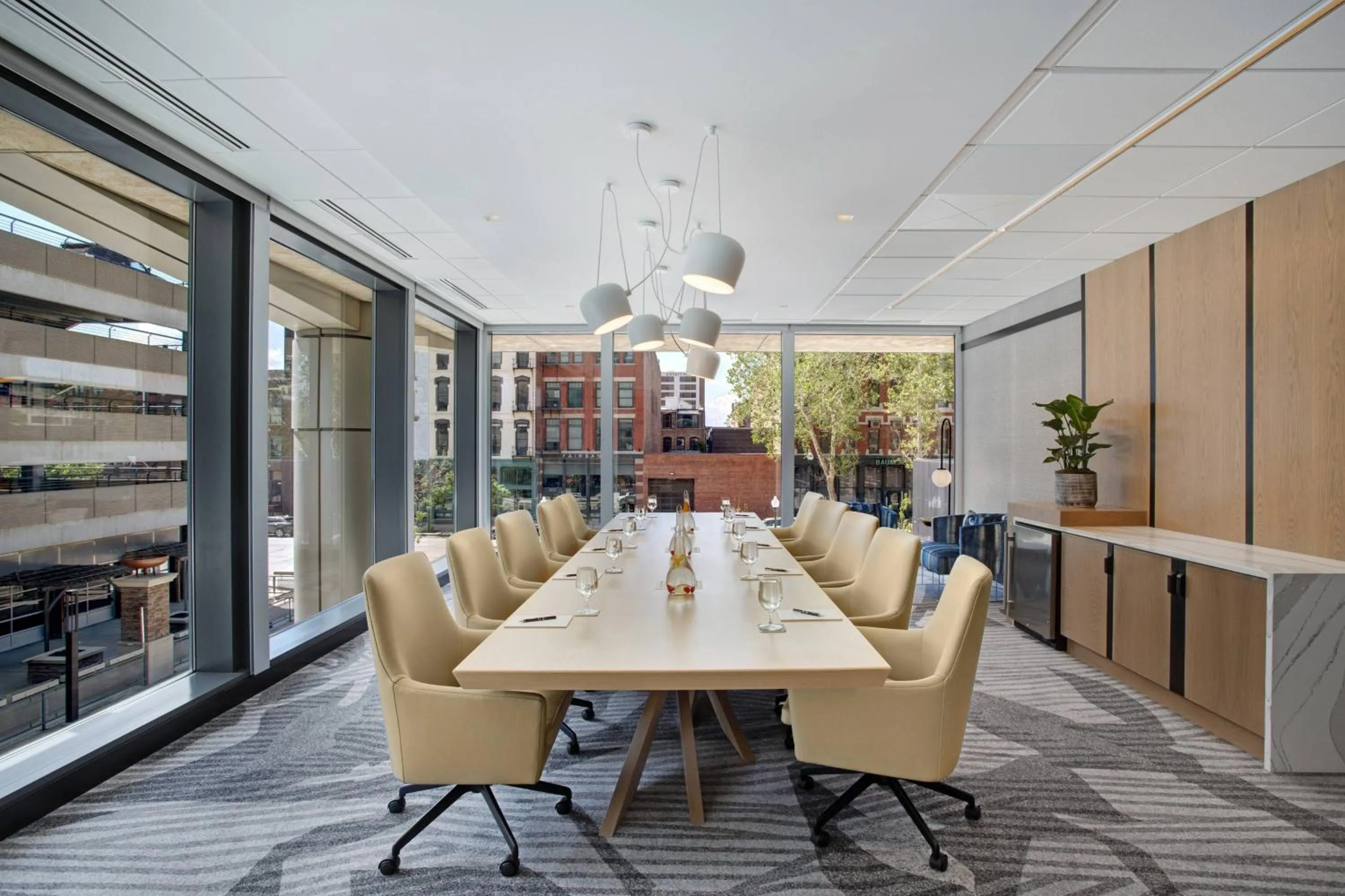 Meeting/conference room in The Farnam, Autograph Collection