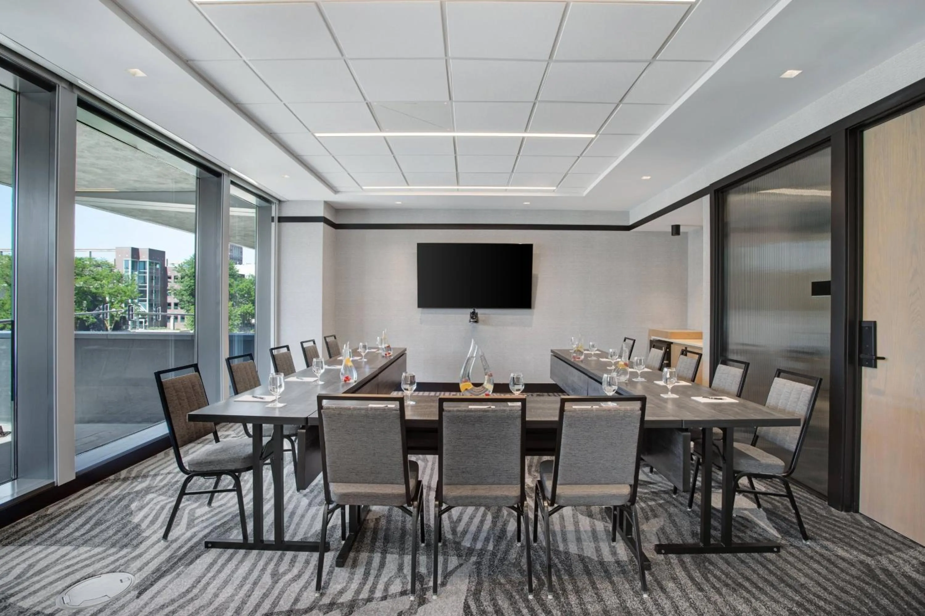 Meeting/conference room in The Farnam, Autograph Collection