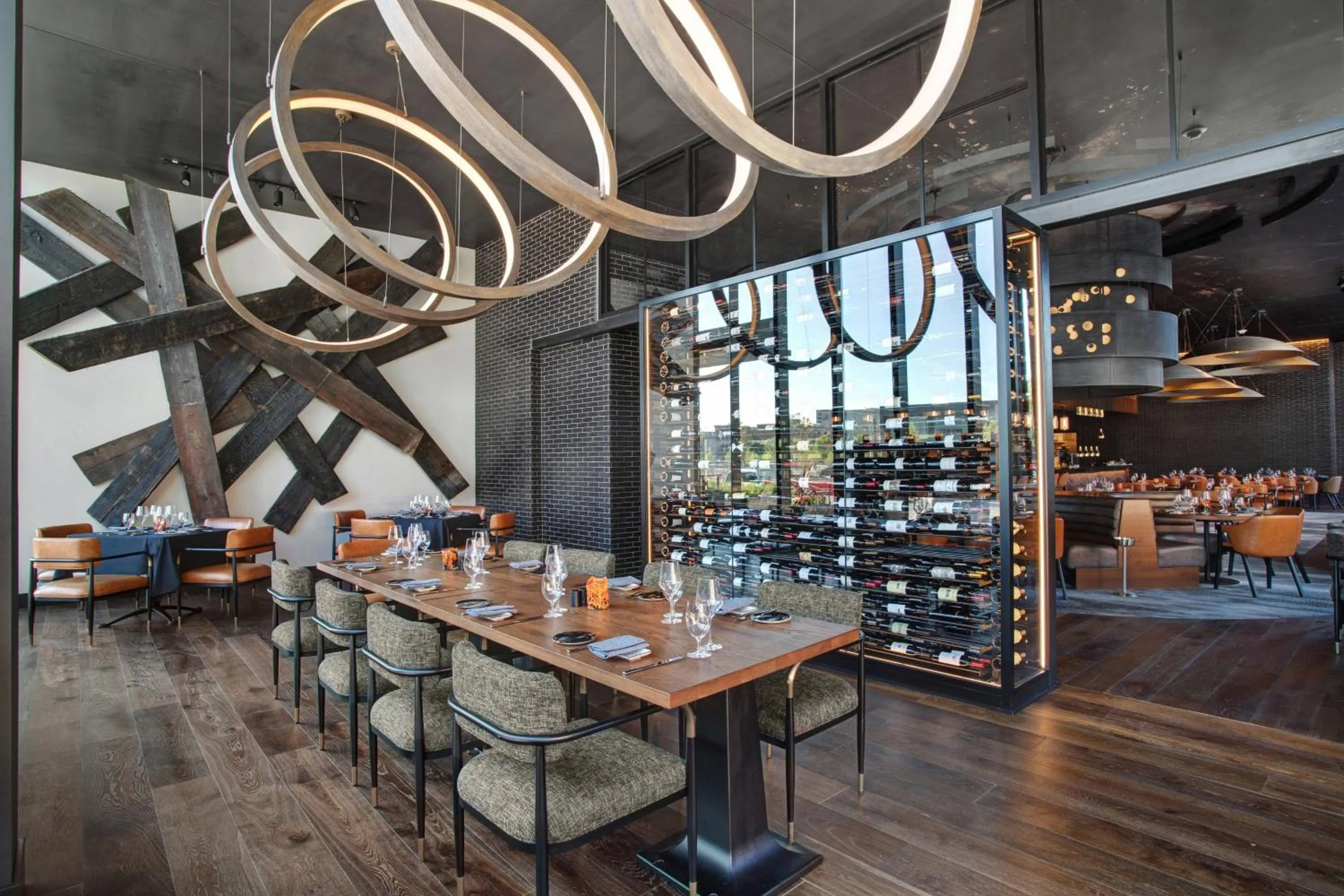 Restaurant/places to eat in The Farnam, Autograph Collection