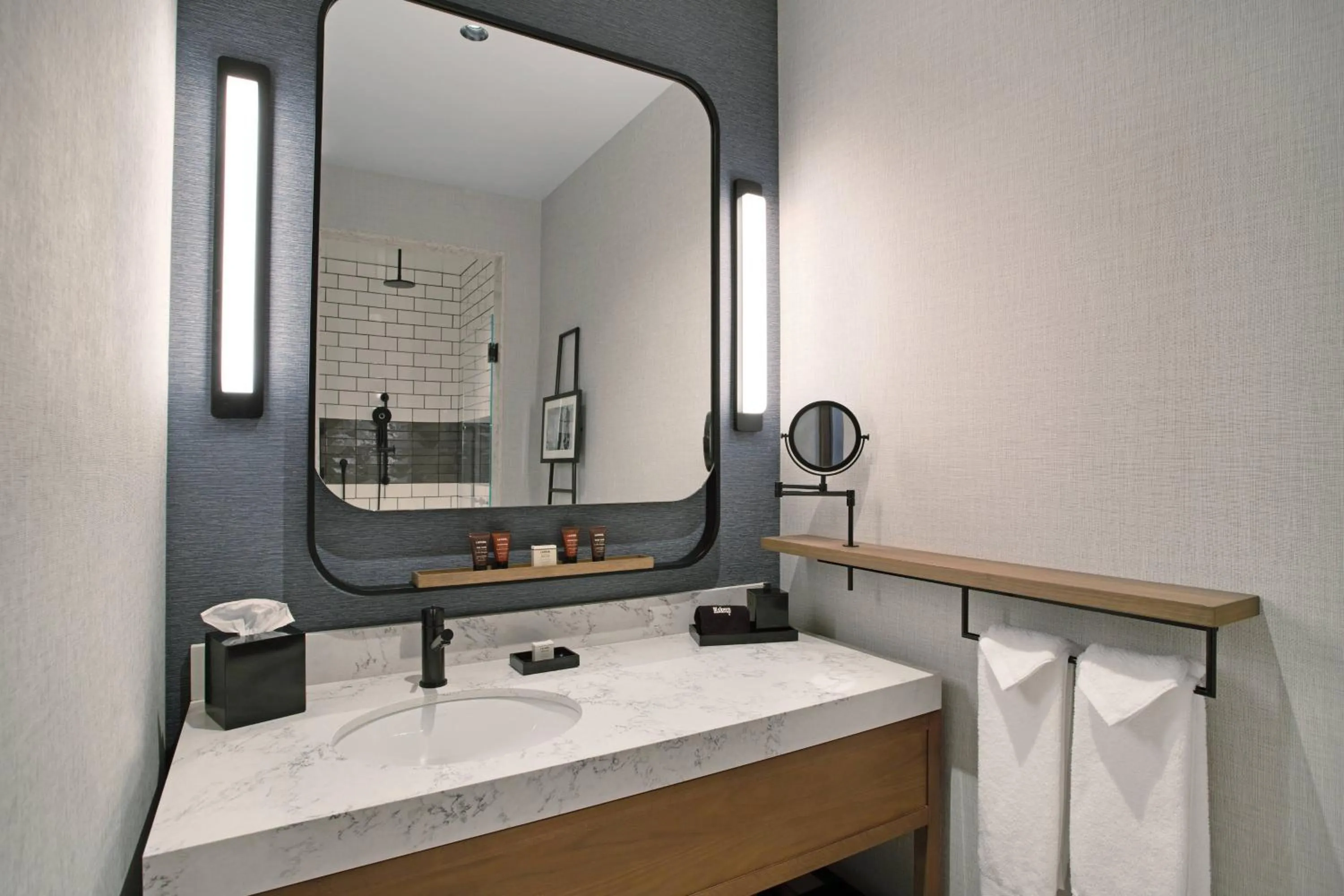 Bathroom in The Farnam, Autograph Collection