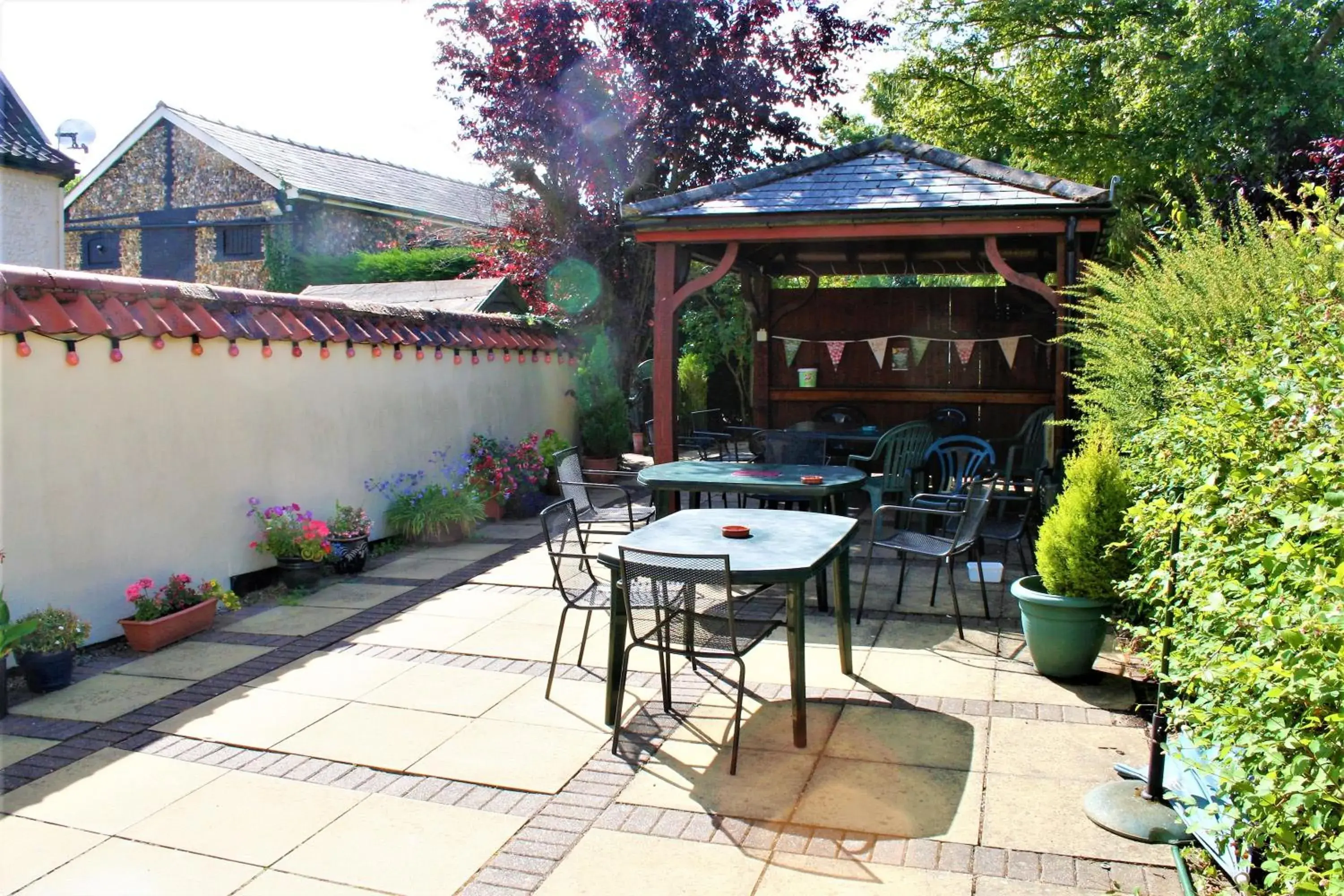 Property building in The White Horse Property building in The White Horse