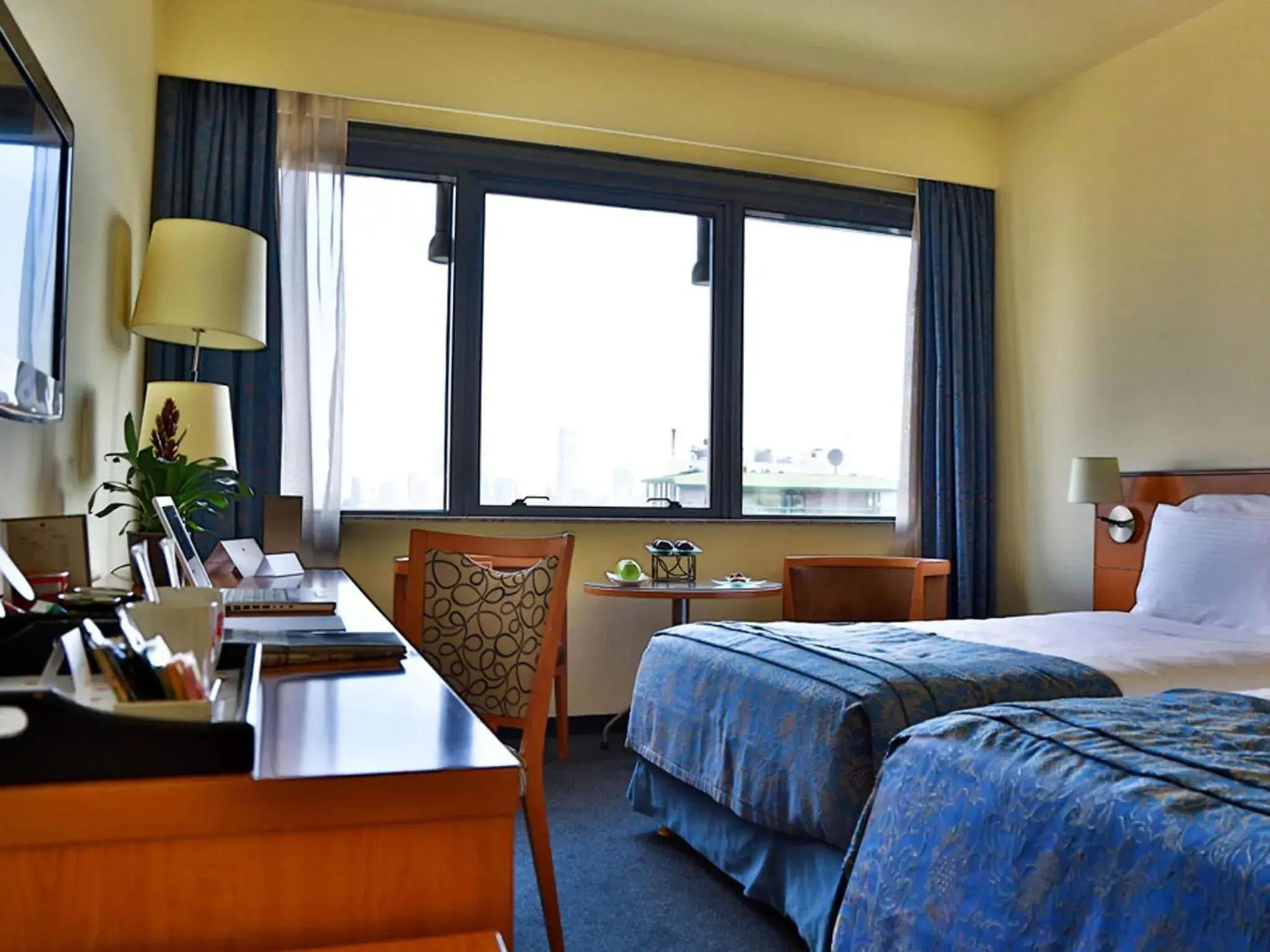 Food close-up, Bed in Lancaster Tamar Hotel- Hadath Food close-up, Bed in Lancaster Tamar Hotel- Hadath